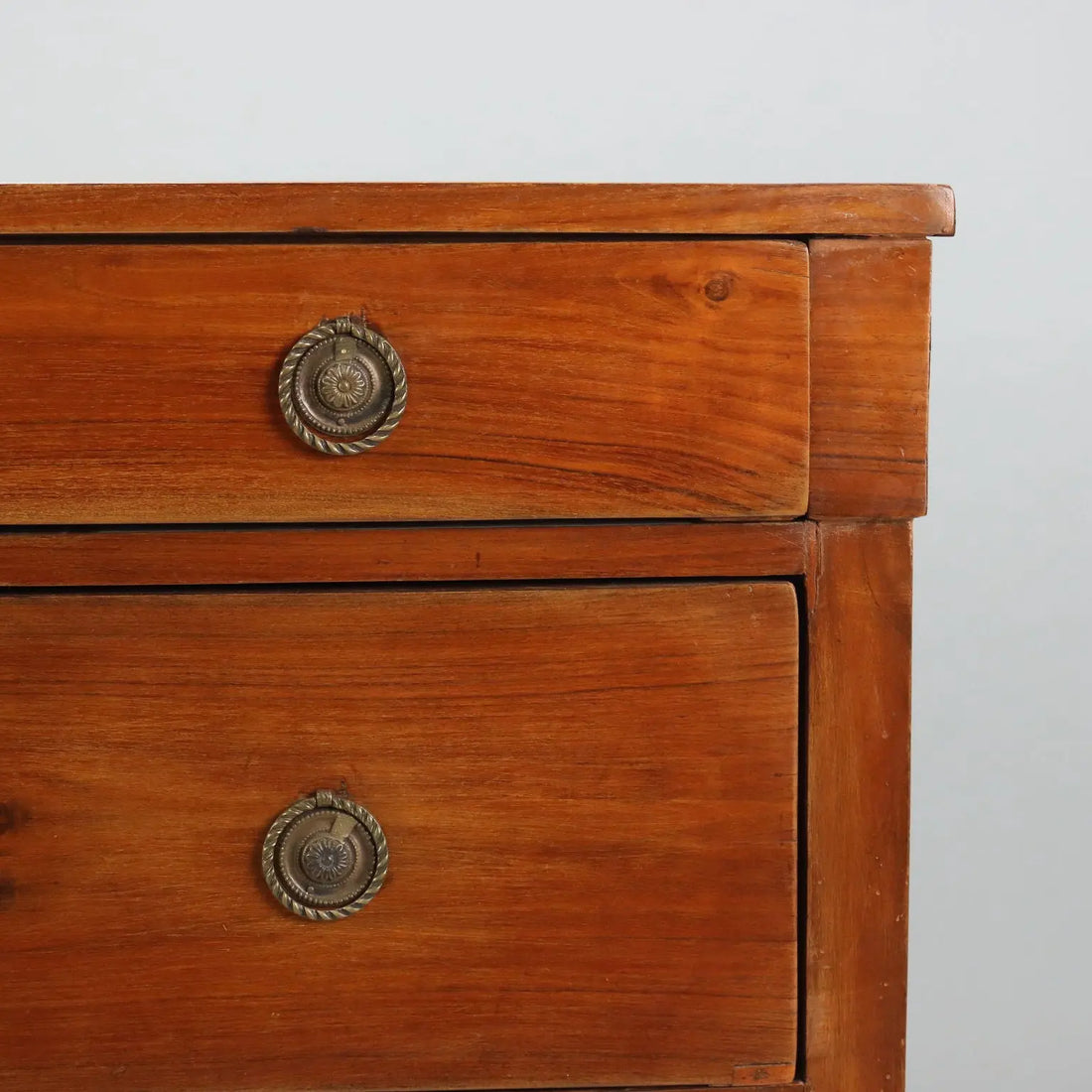 Directoire Chest in Walnut - Italy 19th Century