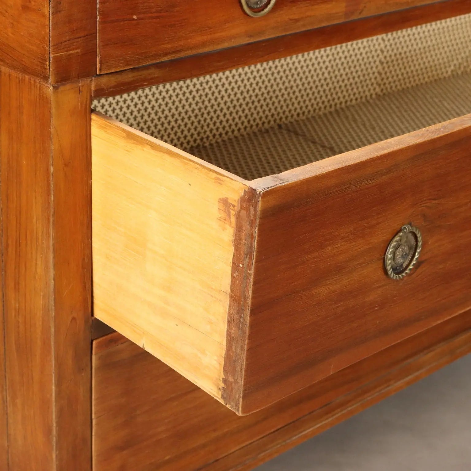 Directoire Chest in Walnut - Italy 19th Century