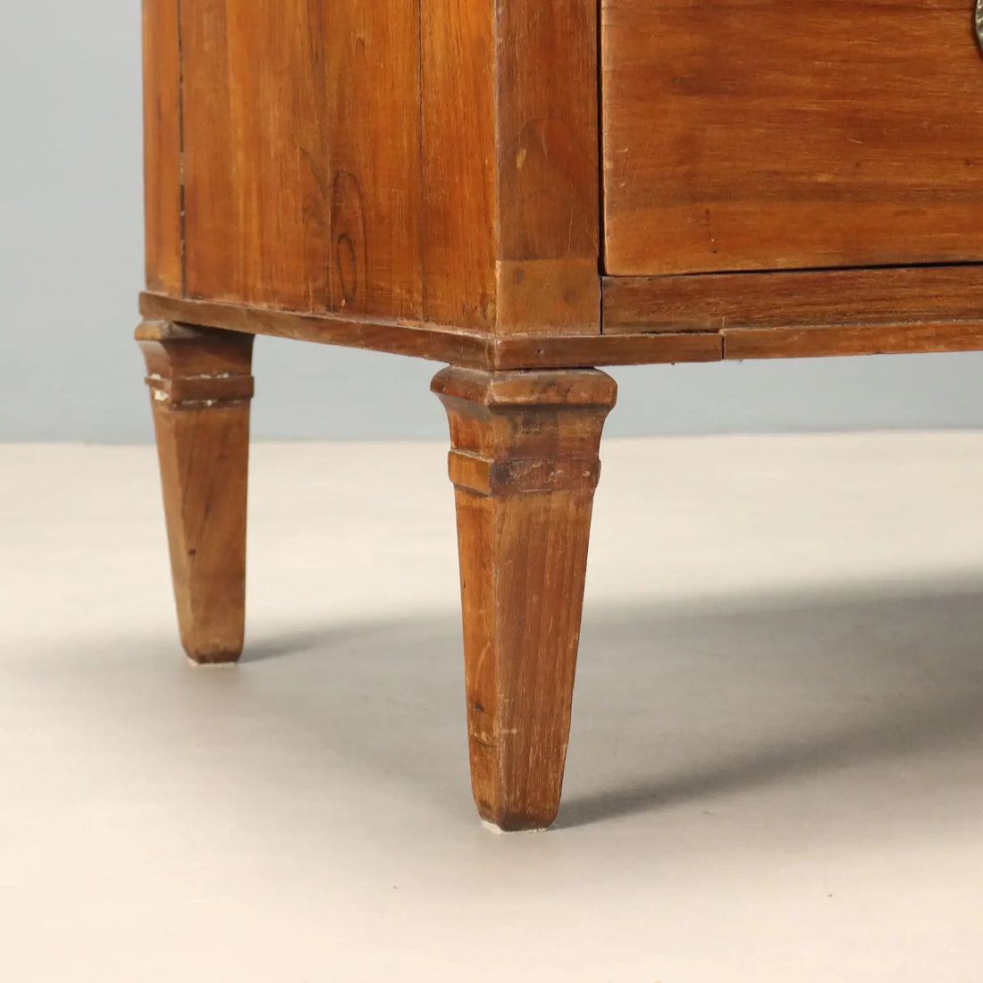 Directoire Chest in Walnut - Italy 19th Century