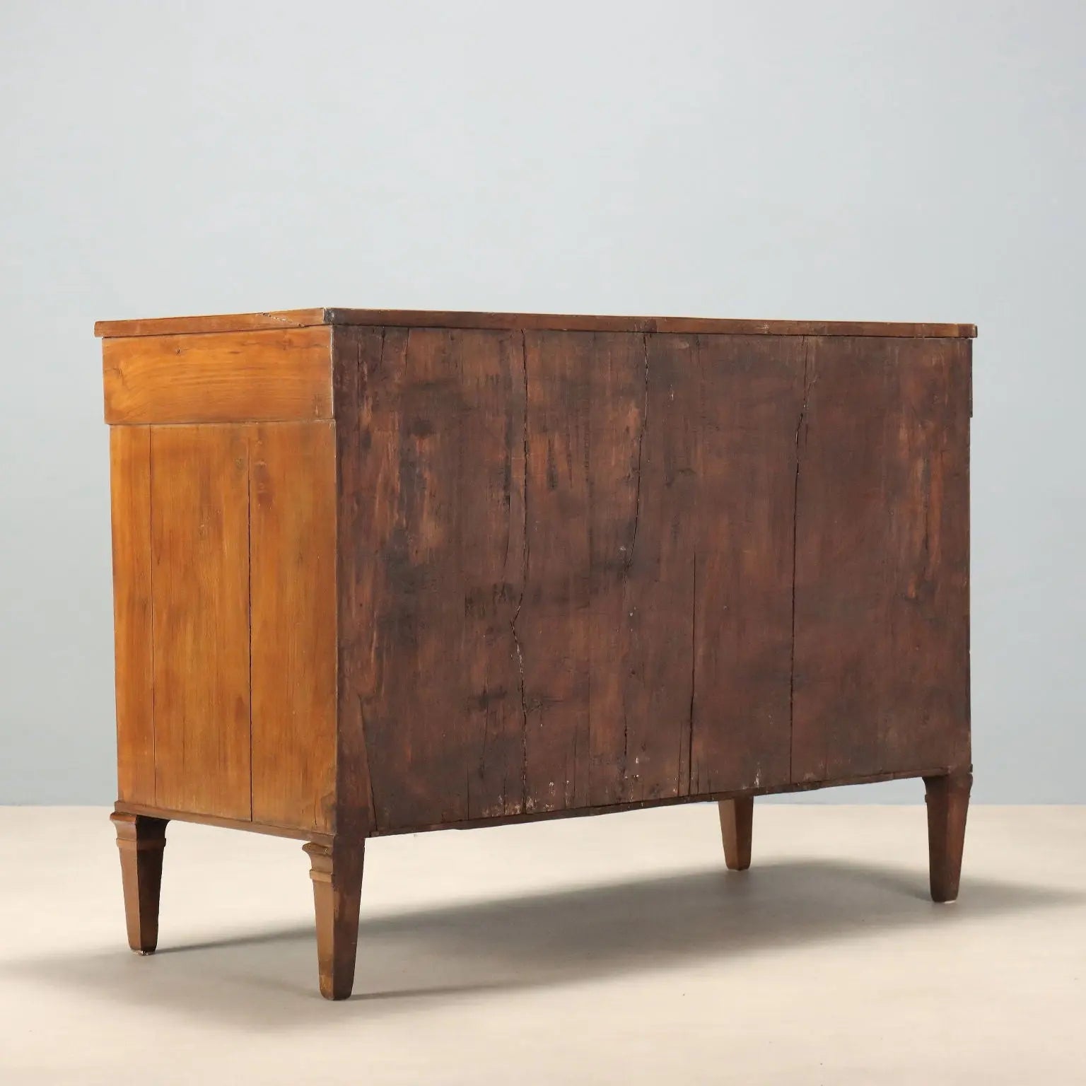 Directoire Chest in Walnut - Italy 19th Century