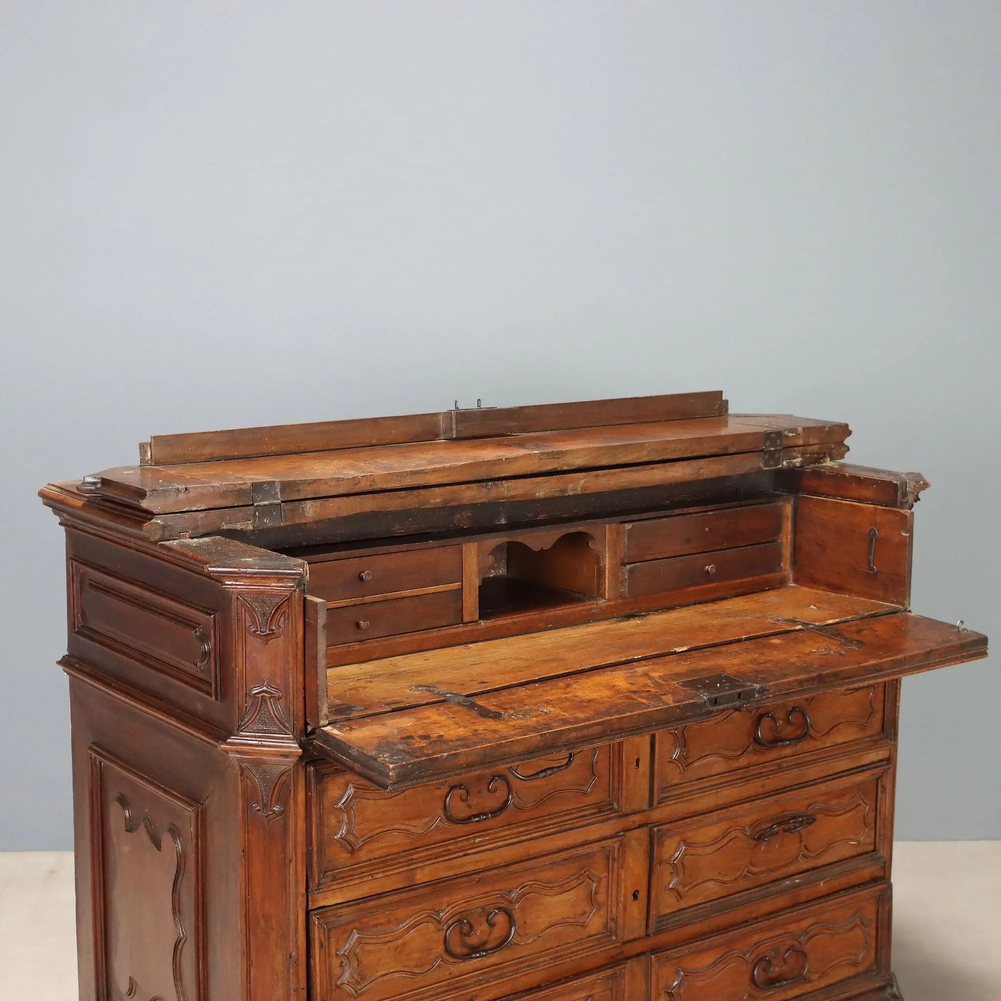 Antique Chest of Drawers Baroque Walnut Drawers Italy XVIII Century