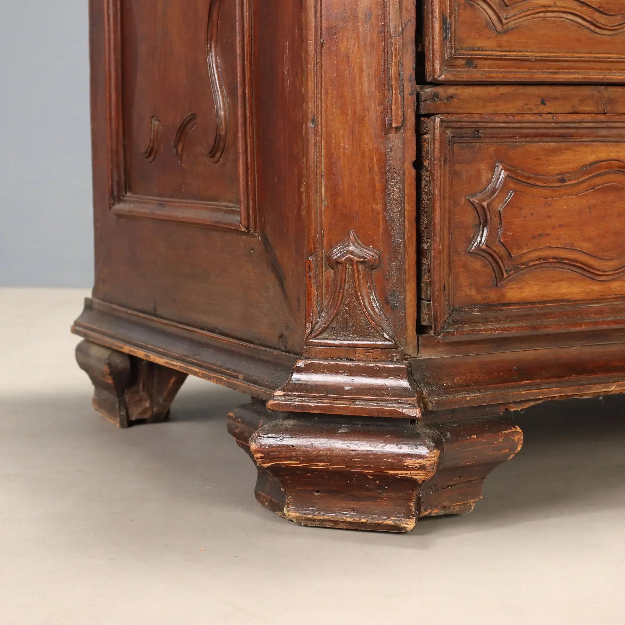 Antique Chest of Drawers Baroque Walnut Drawers Italy XVIII Century