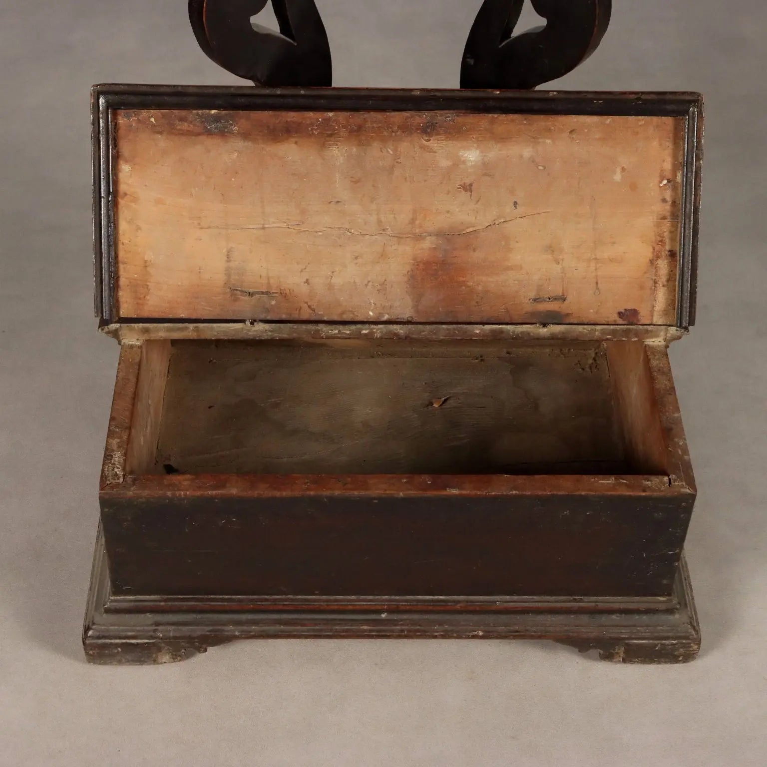 Antique Prayer Desk Baroque Cherrywood Italy XVII Century - Central Italy, XVII Century | Antiques | Bedside Tables