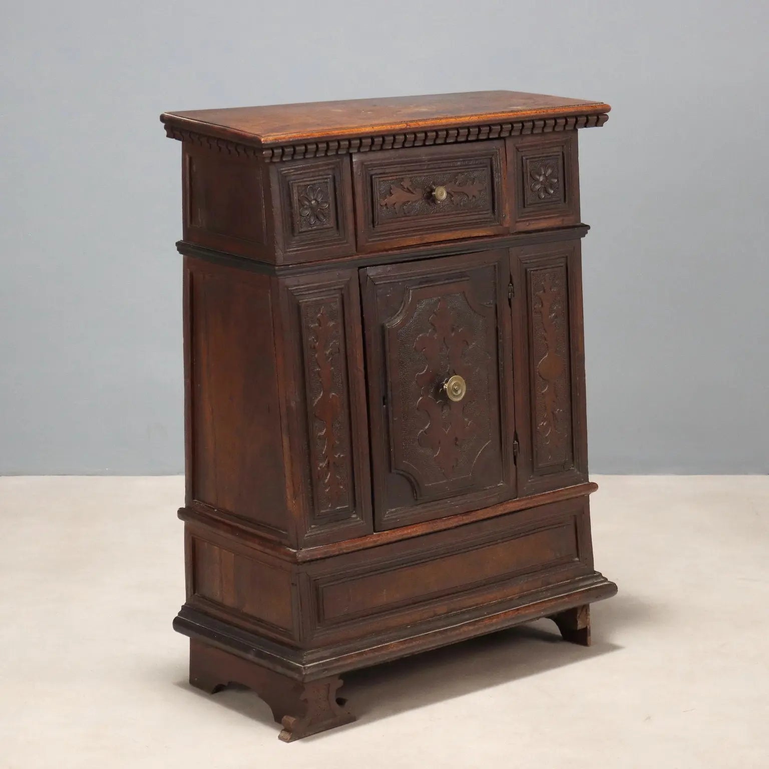 Antique Bedside Table Baroque Walnut Italy Early XVIII Century - Italy, Early XVIII Century | Antiques | Bedside Tables