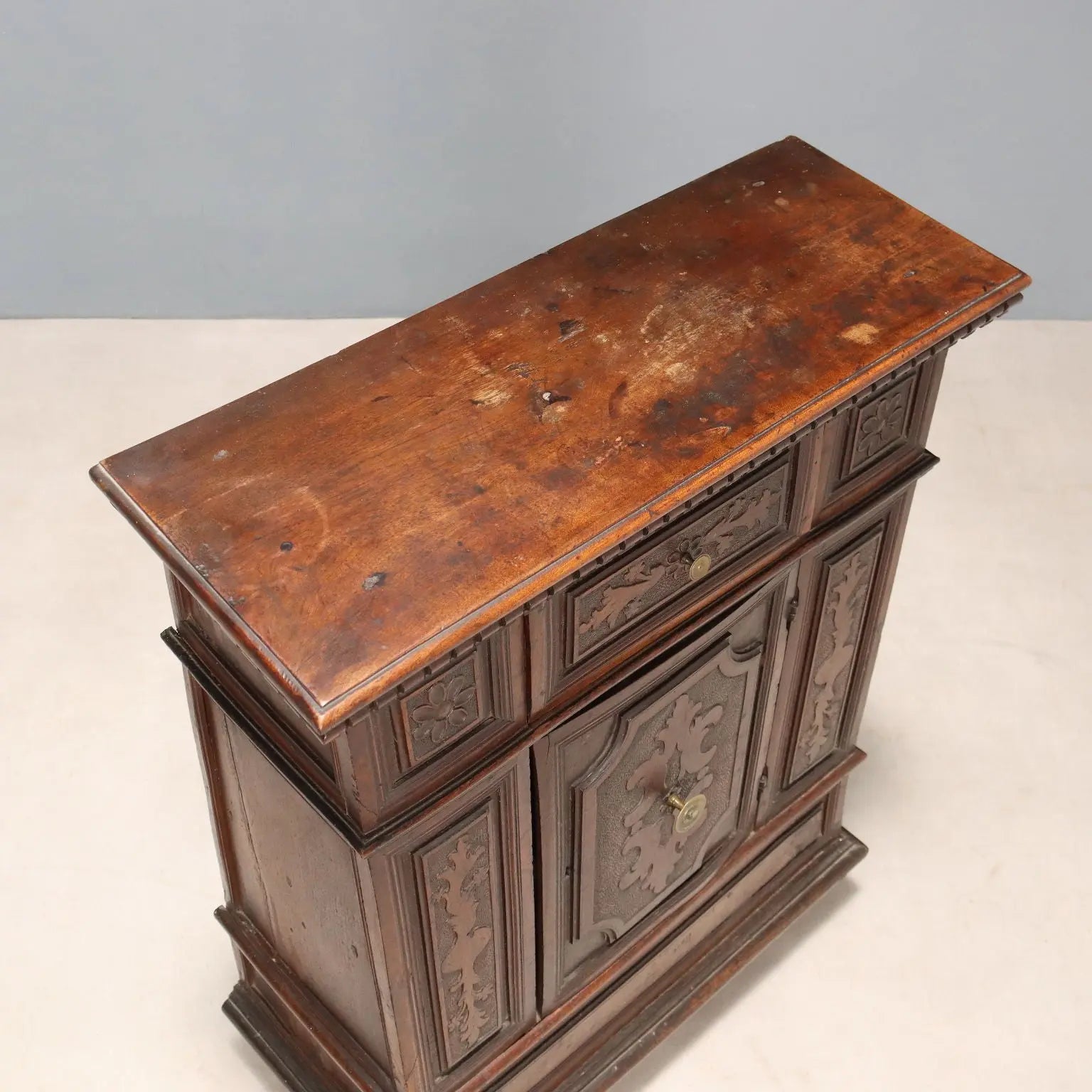 Antique Bedside Table Baroque Walnut Italy Early XVIII Century - Italy, Early XVIII Century | Antiques | Bedside Tables