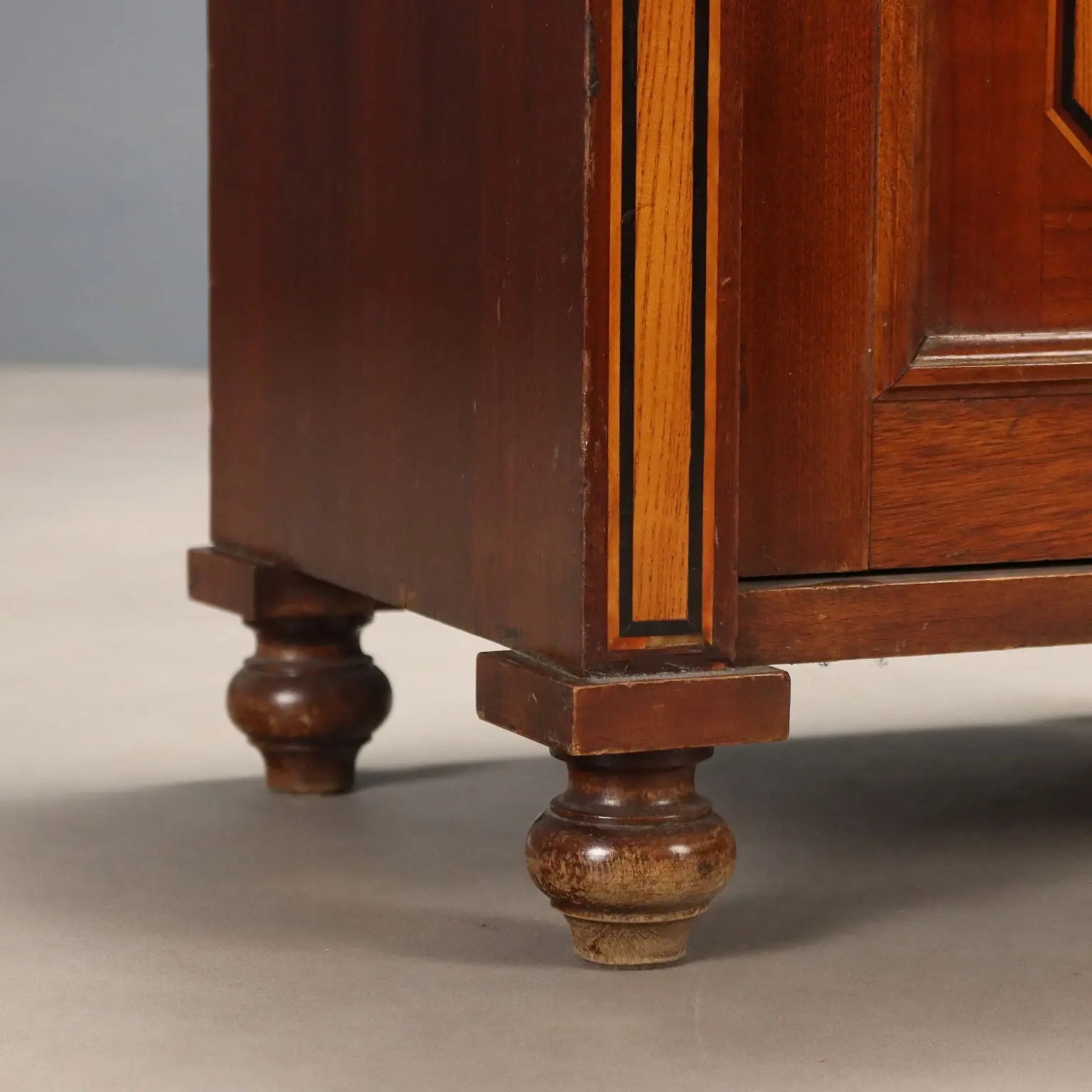 Antique Bedside Tables Mahogany Veneer White Marble XX Century - Italy, Early XX Century | Antiques | Bedside Tables