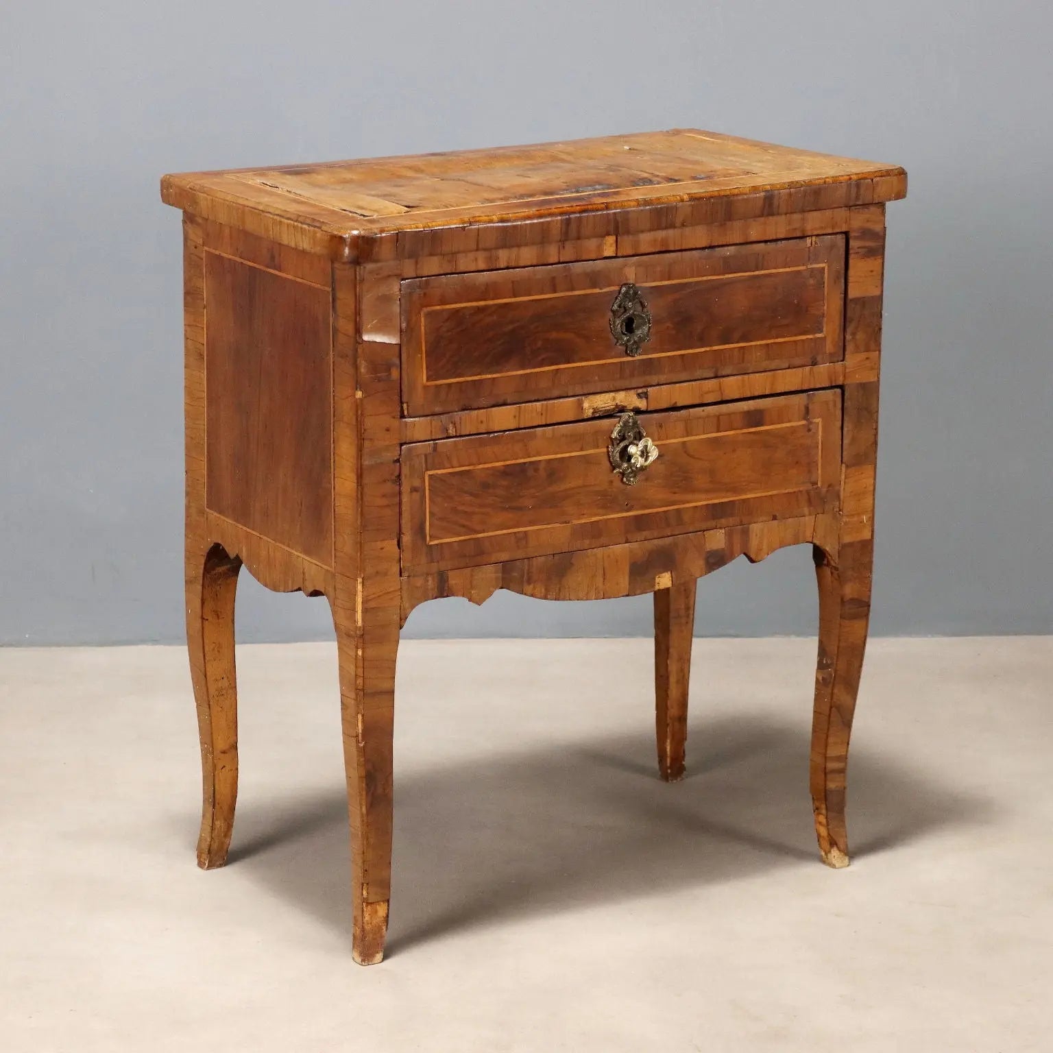 Antique Bedside Table Baroque Walnut Maple Italy XVIII Century - Central Italy, Mid XVIII Century | Antiques | Bedside Tables