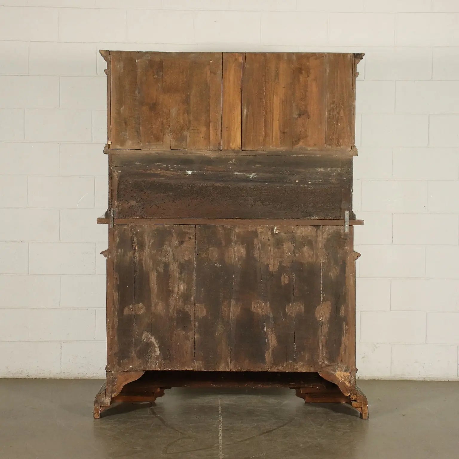 Emilian Baroque Sideboard in Walnut