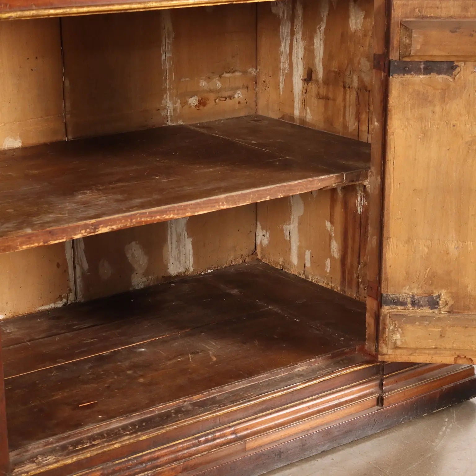 Sideboard with Superstructure in Alder - Italy, 17th Century