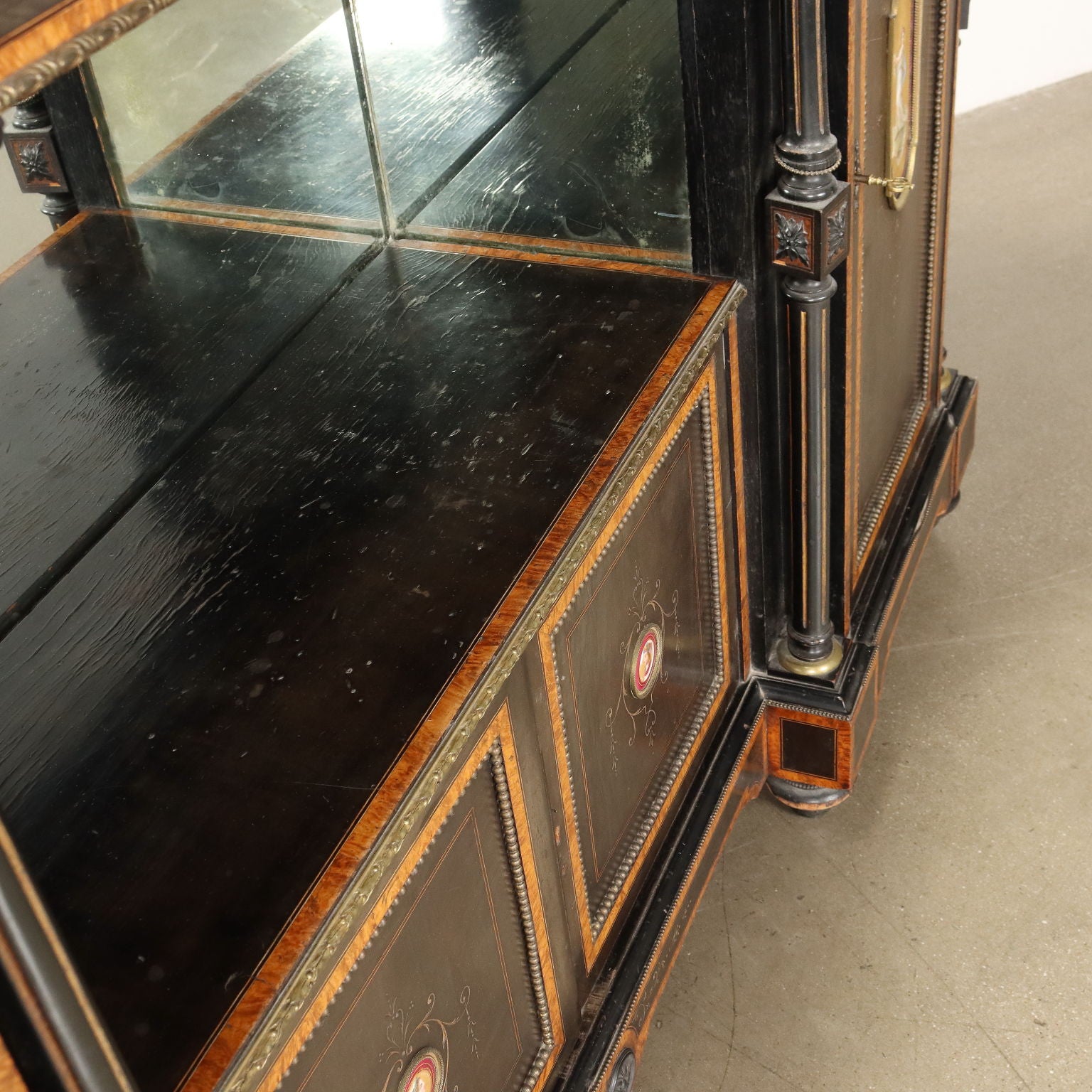 Ancient British Cabinet Early XX Century - England, Early XX Century | Antiques  Cupboards