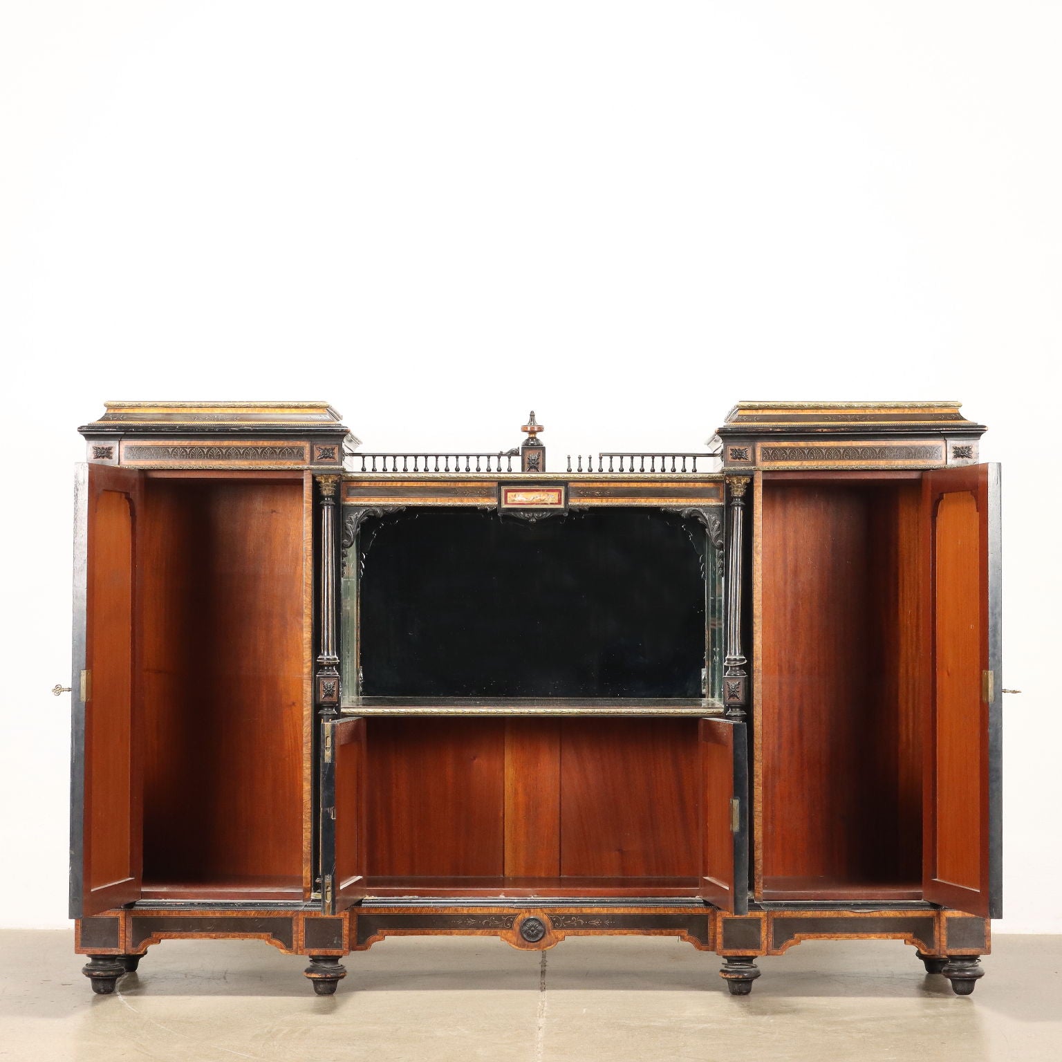 Ancient British Cabinet Early XX Century - England, Early XX Century | Antiques  Cupboards