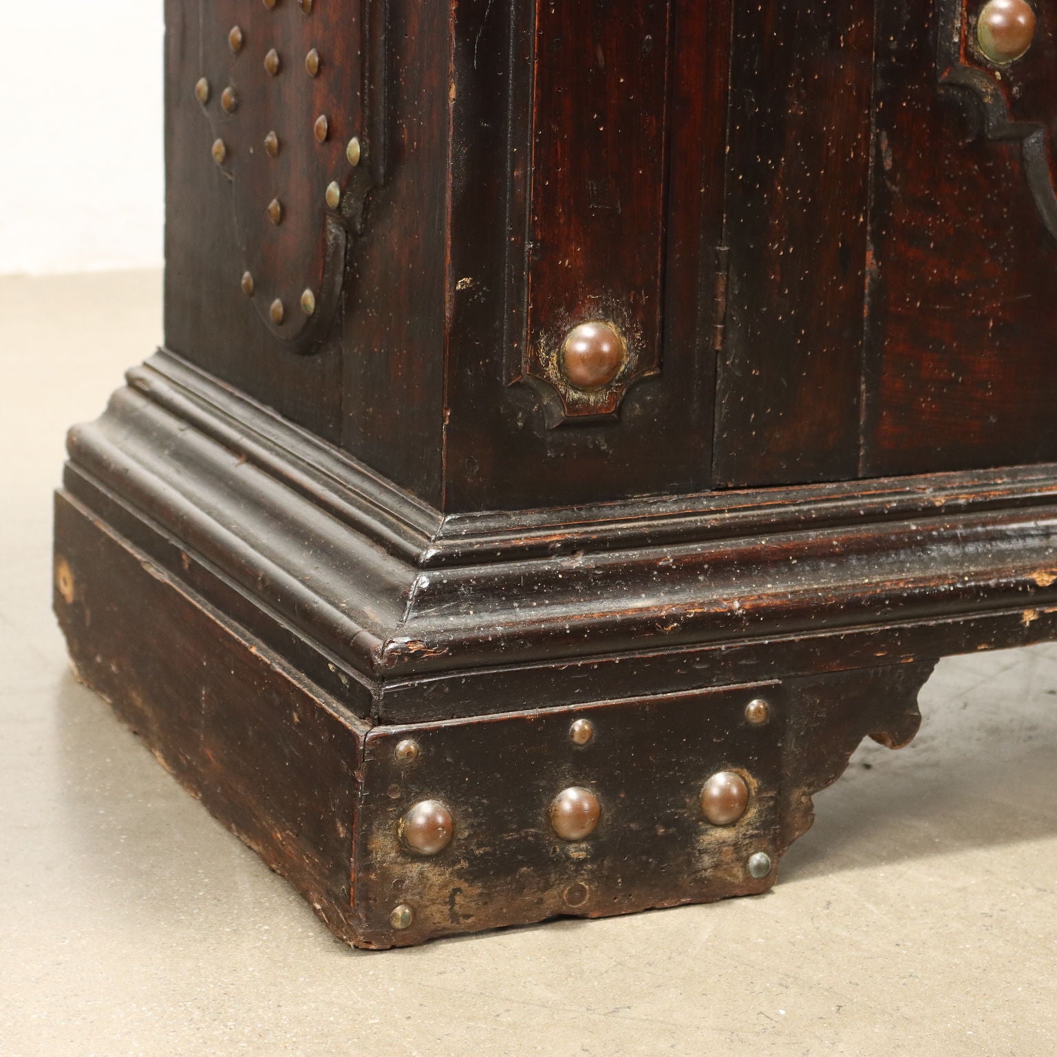  | Antiques  Cupboards