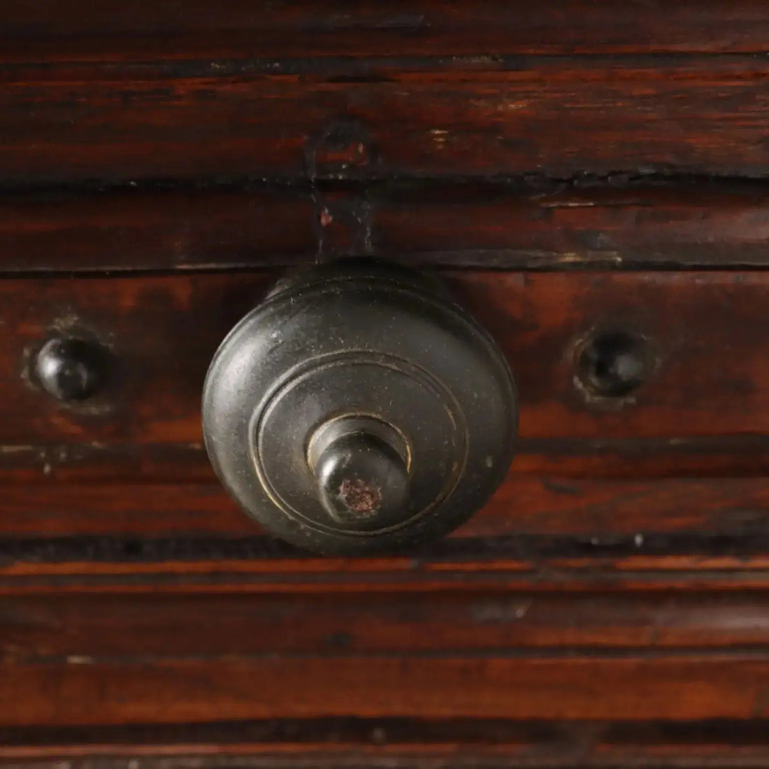 Emilian Baroque Sideboard in Elm - Early 18th Century