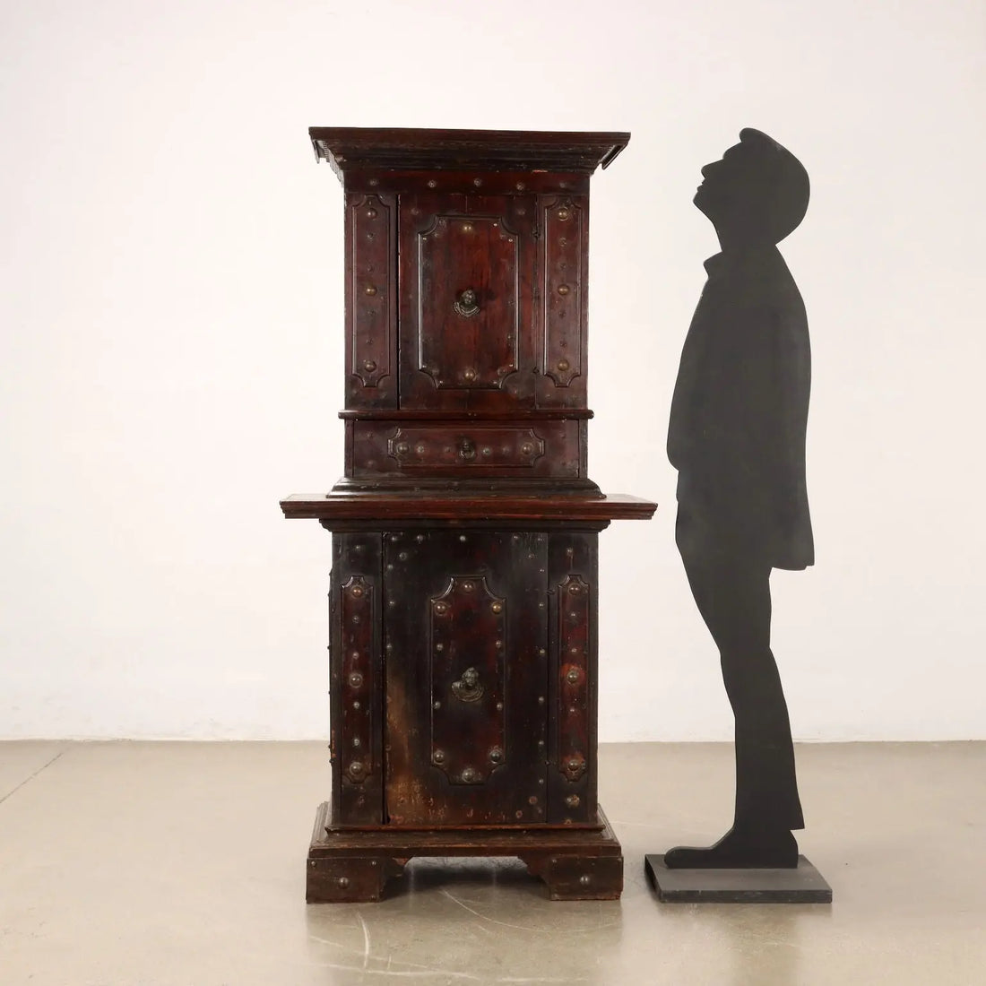 Neobaroque Walnut Sideboard with Cabinet - 19th Century