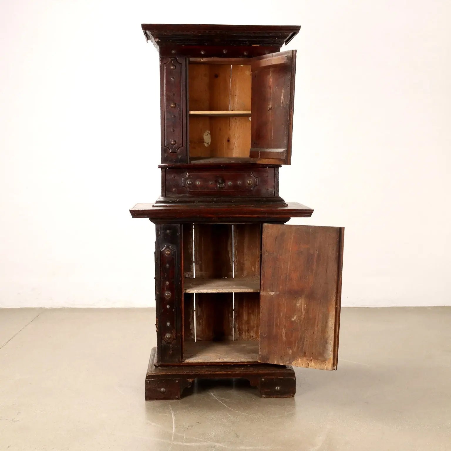 Neobaroque Walnut Sideboard with Cabinet - 19th Century