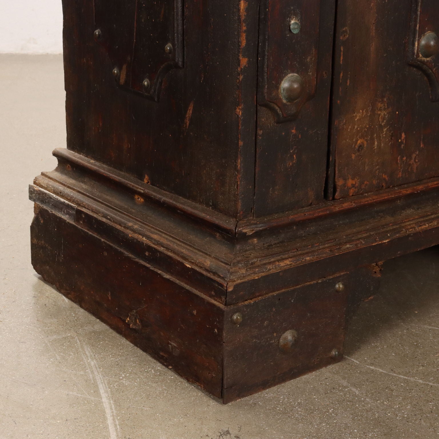  | Antiques  Cupboards