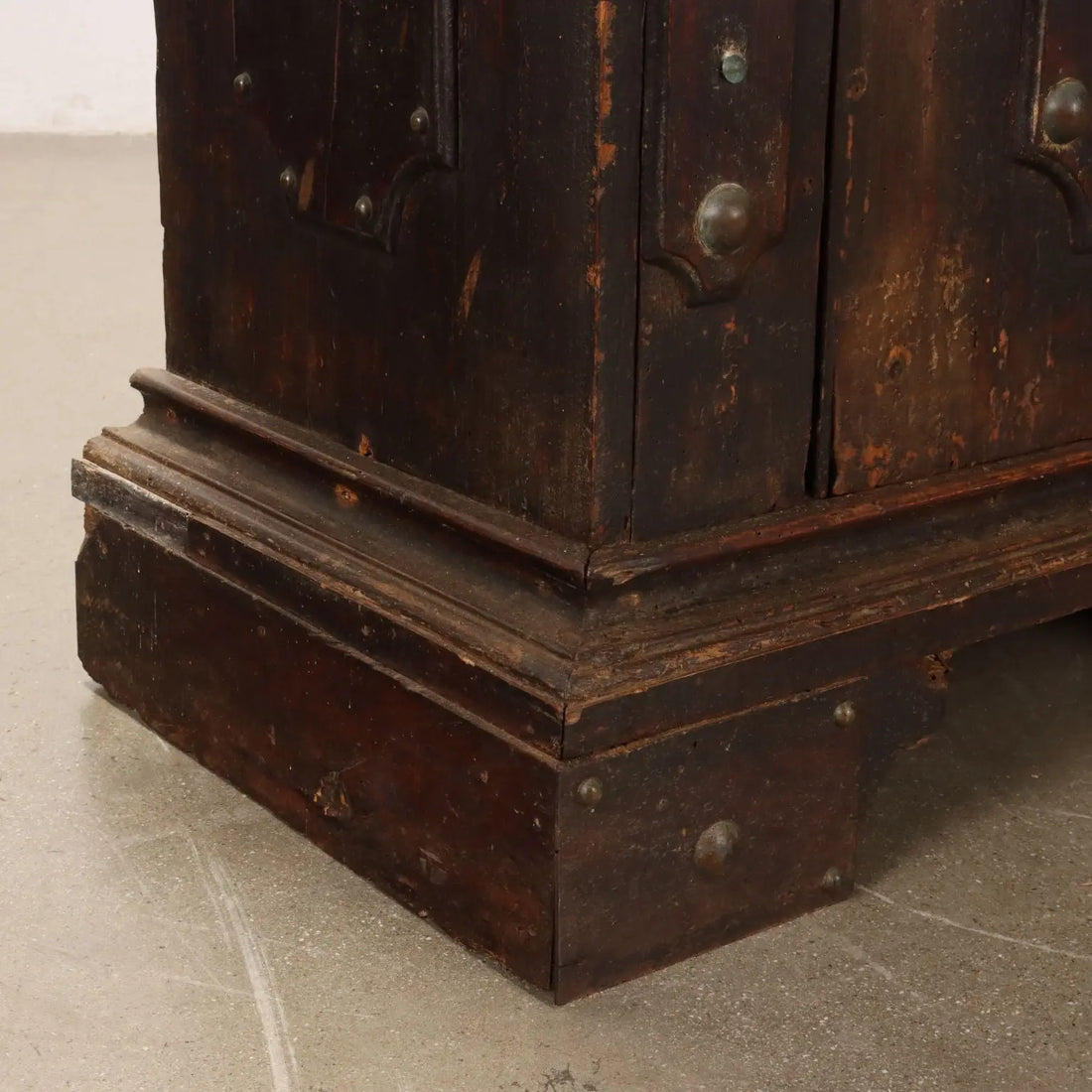 Neobaroque Walnut Sideboard with Cabinet - 19th Century