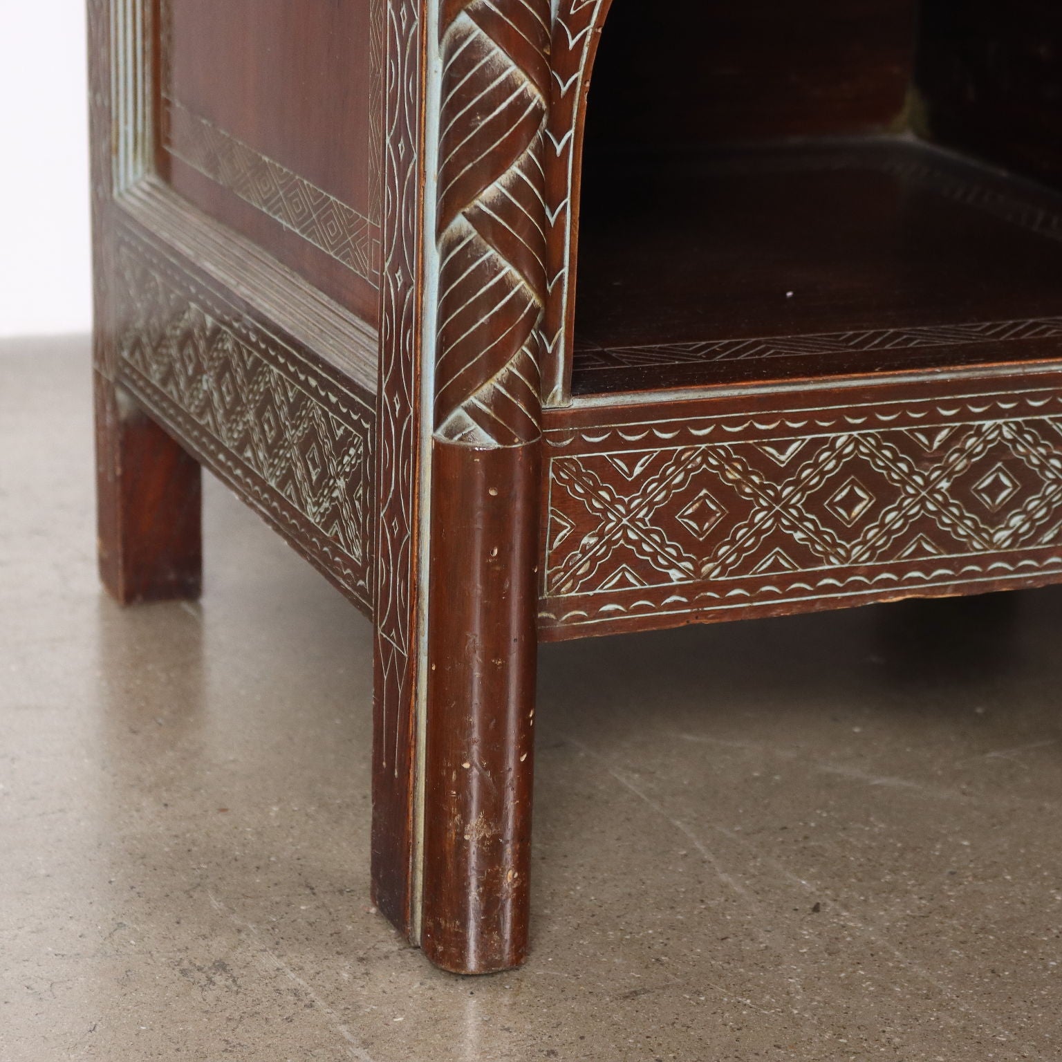  | Antiques  Cupboards