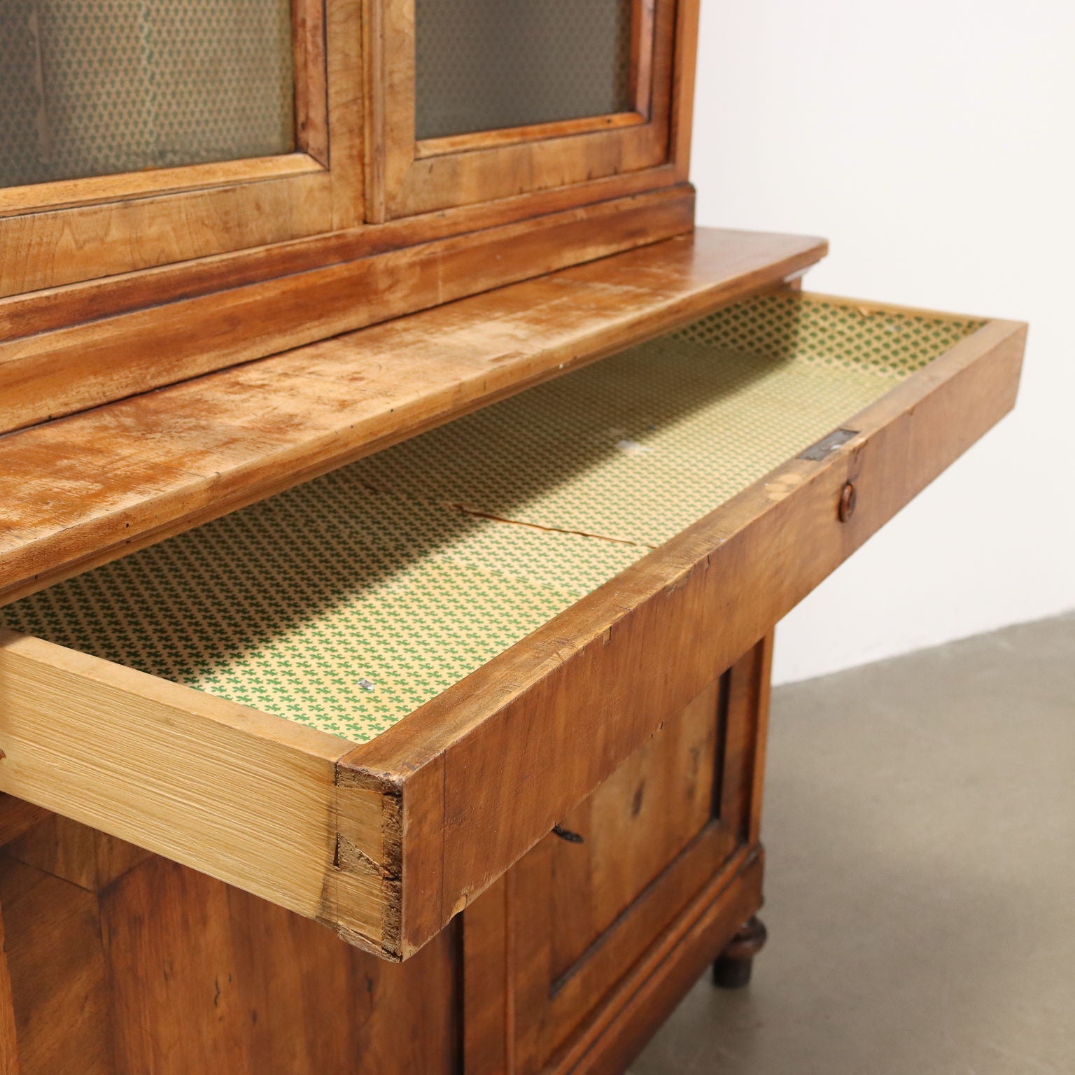  | Antiques  Cupboards