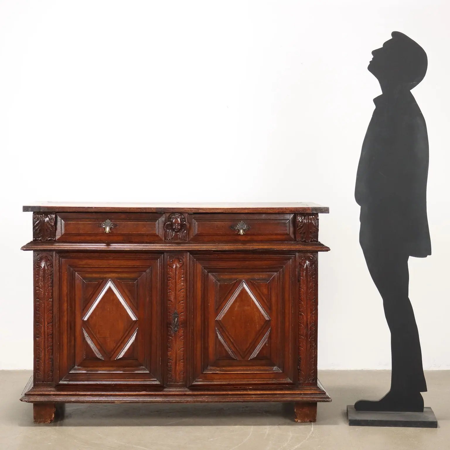 Baroque Walnut Sideboard - Piedmont 18th Century