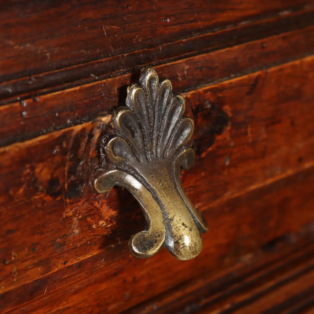 Baroque Walnut Sideboard - Piedmont 18th Century