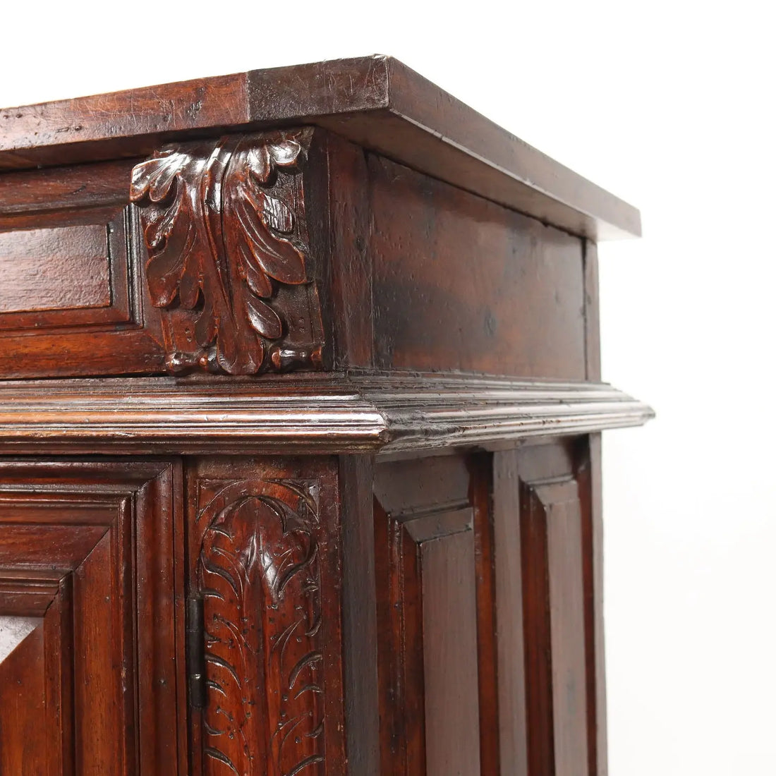 Baroque Walnut Sideboard - Piedmont 18th Century