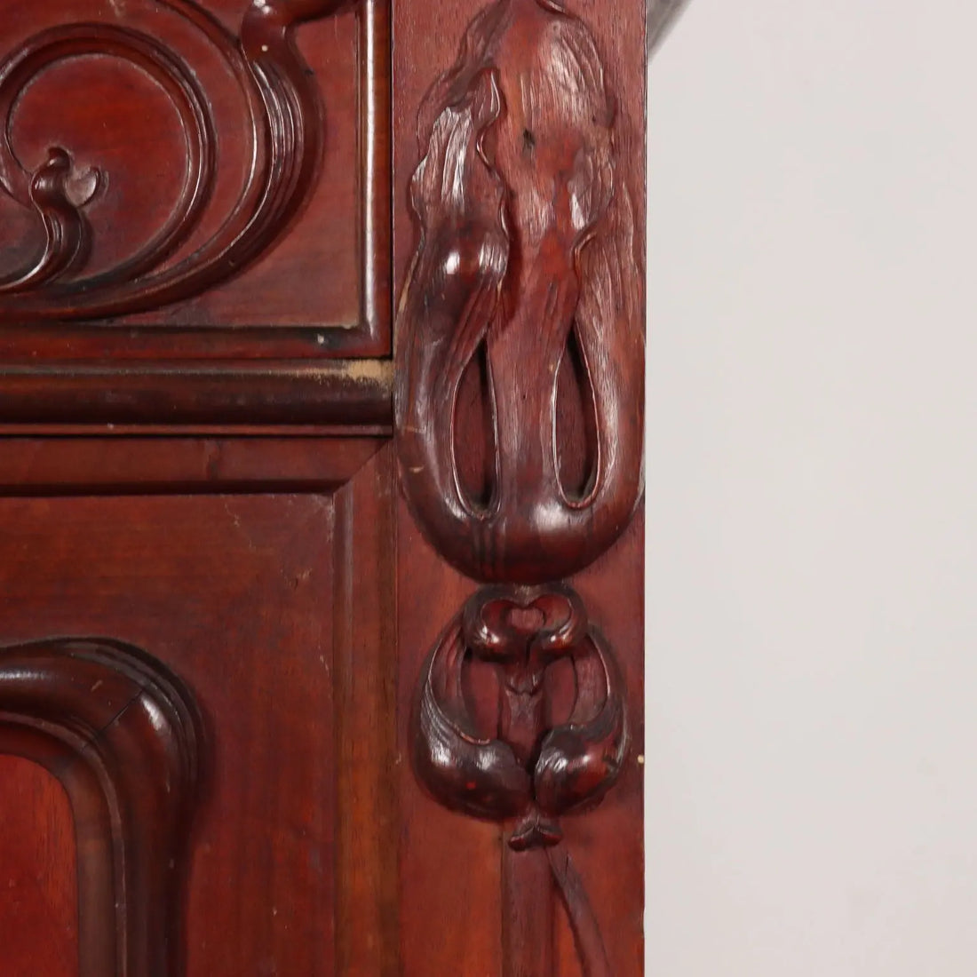Liberty Sideboard in Walnut - Italy Late 1800s