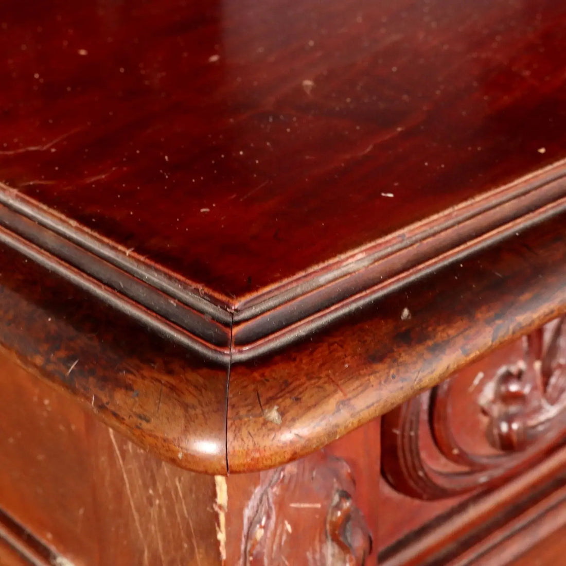 Liberty Sideboard in Walnut - Italy Late 1800s