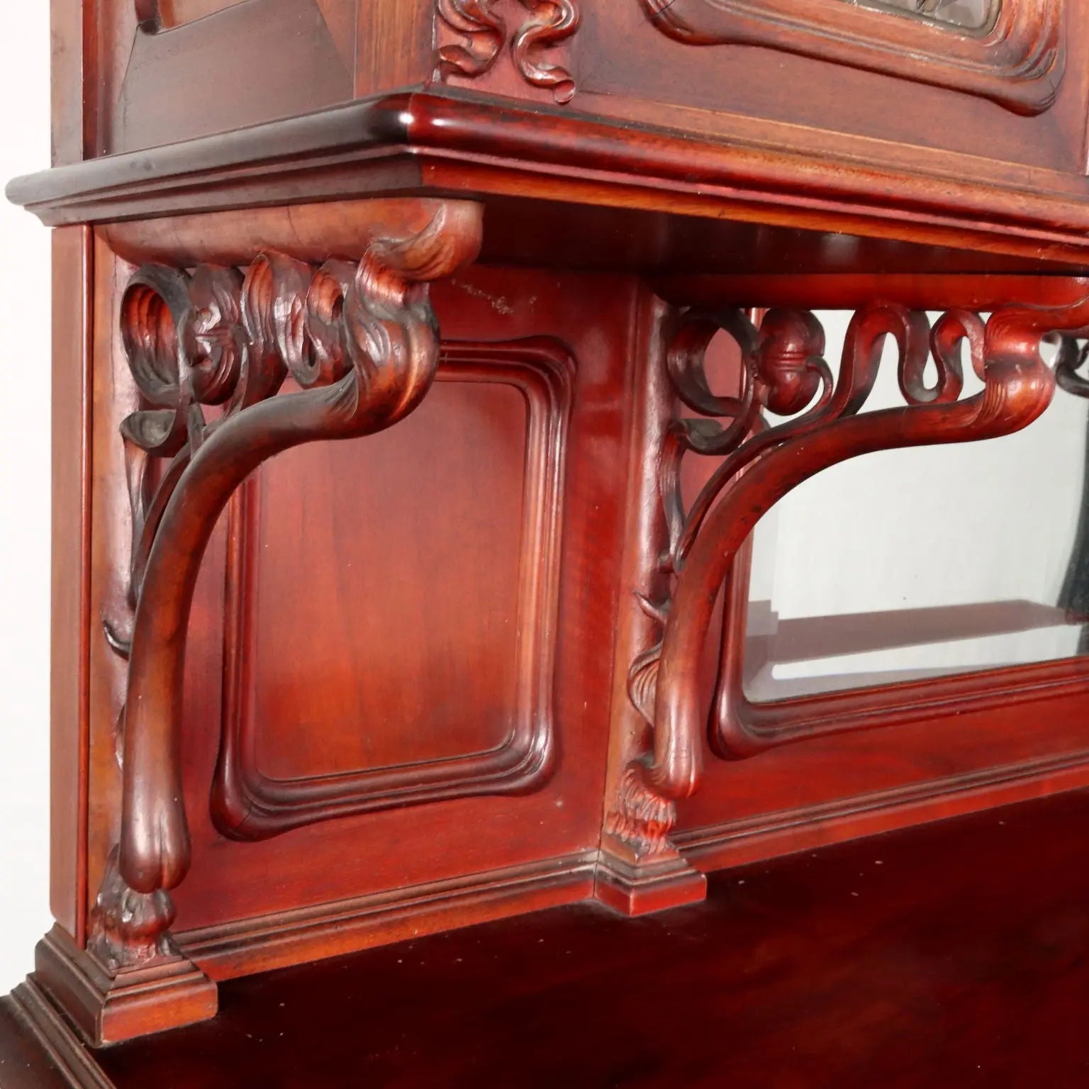 Liberty Sideboard in Walnut - Italy Late 1800s