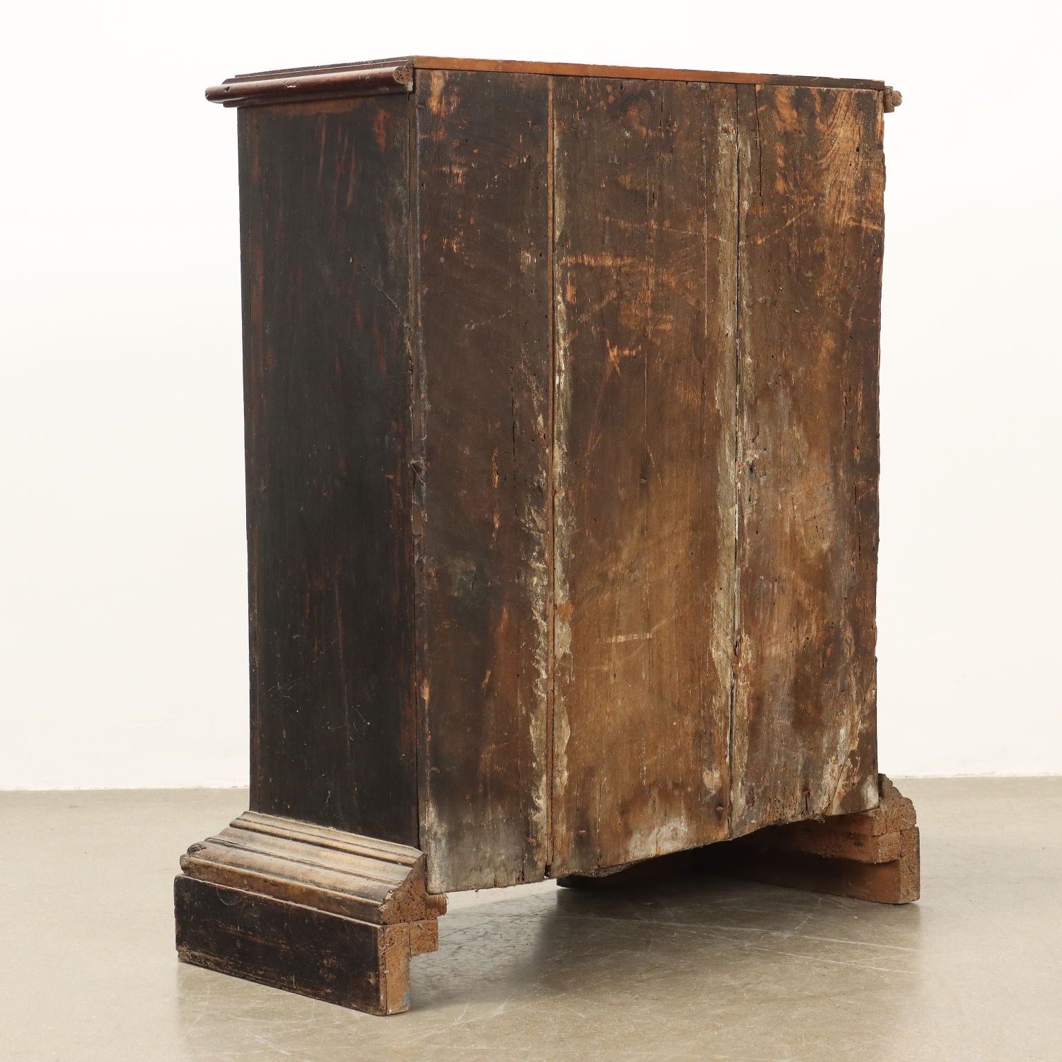  | Antiques  Cupboards