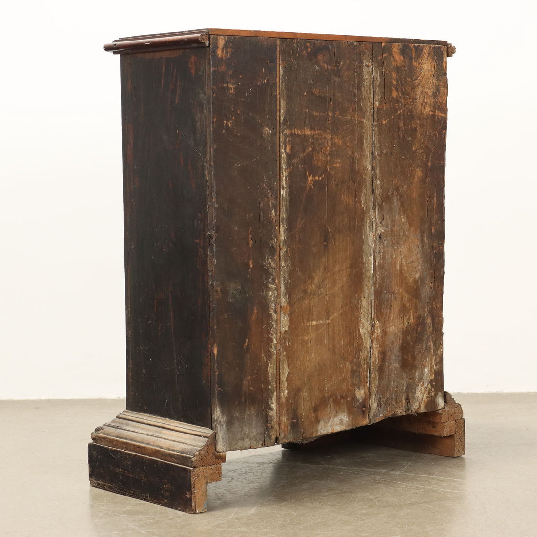  | Antiques  Cupboards