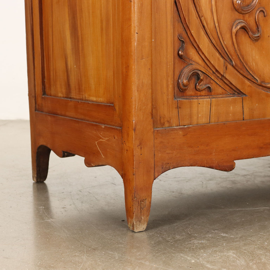  | Antiques  Cupboards