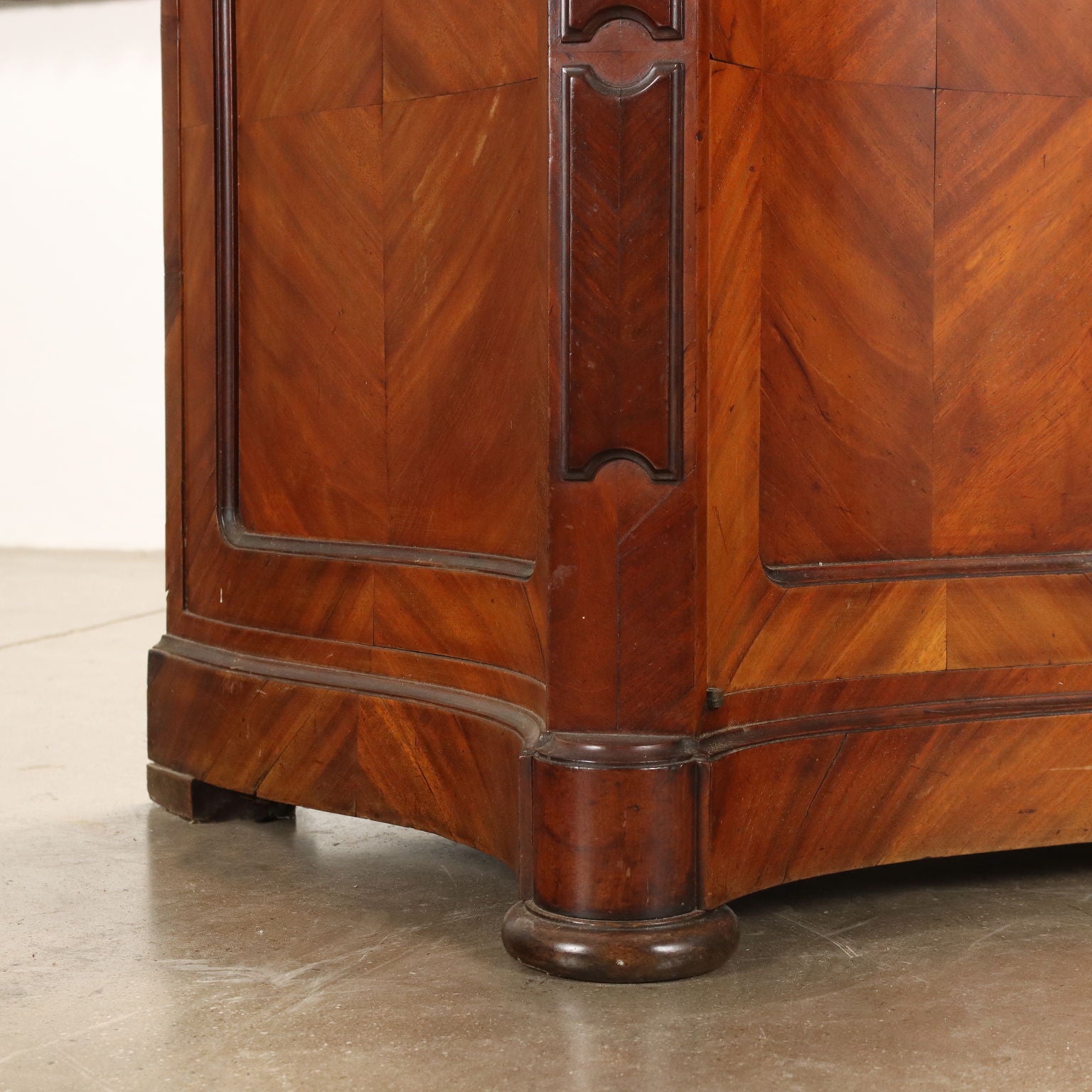  | Antiques  Cupboards