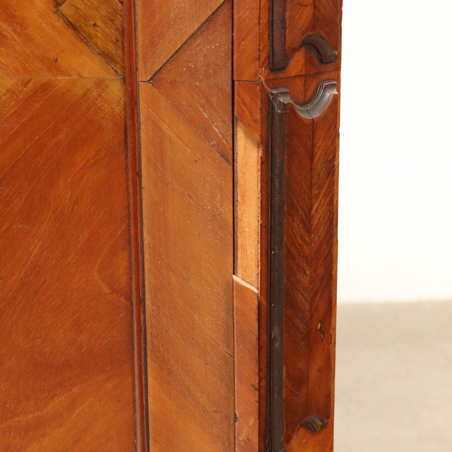  | Antiques  Cupboards