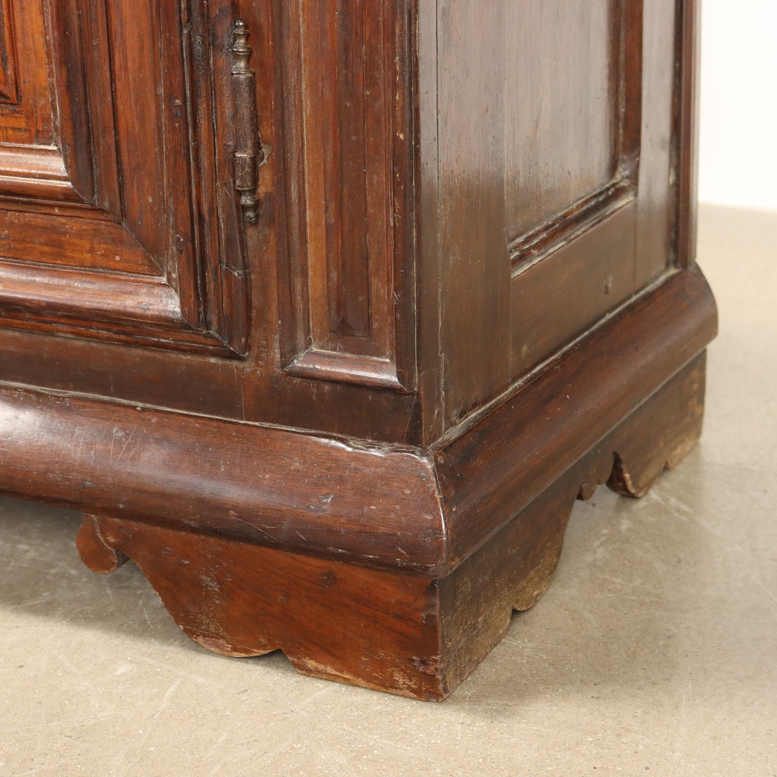  | Antiques  Cupboards