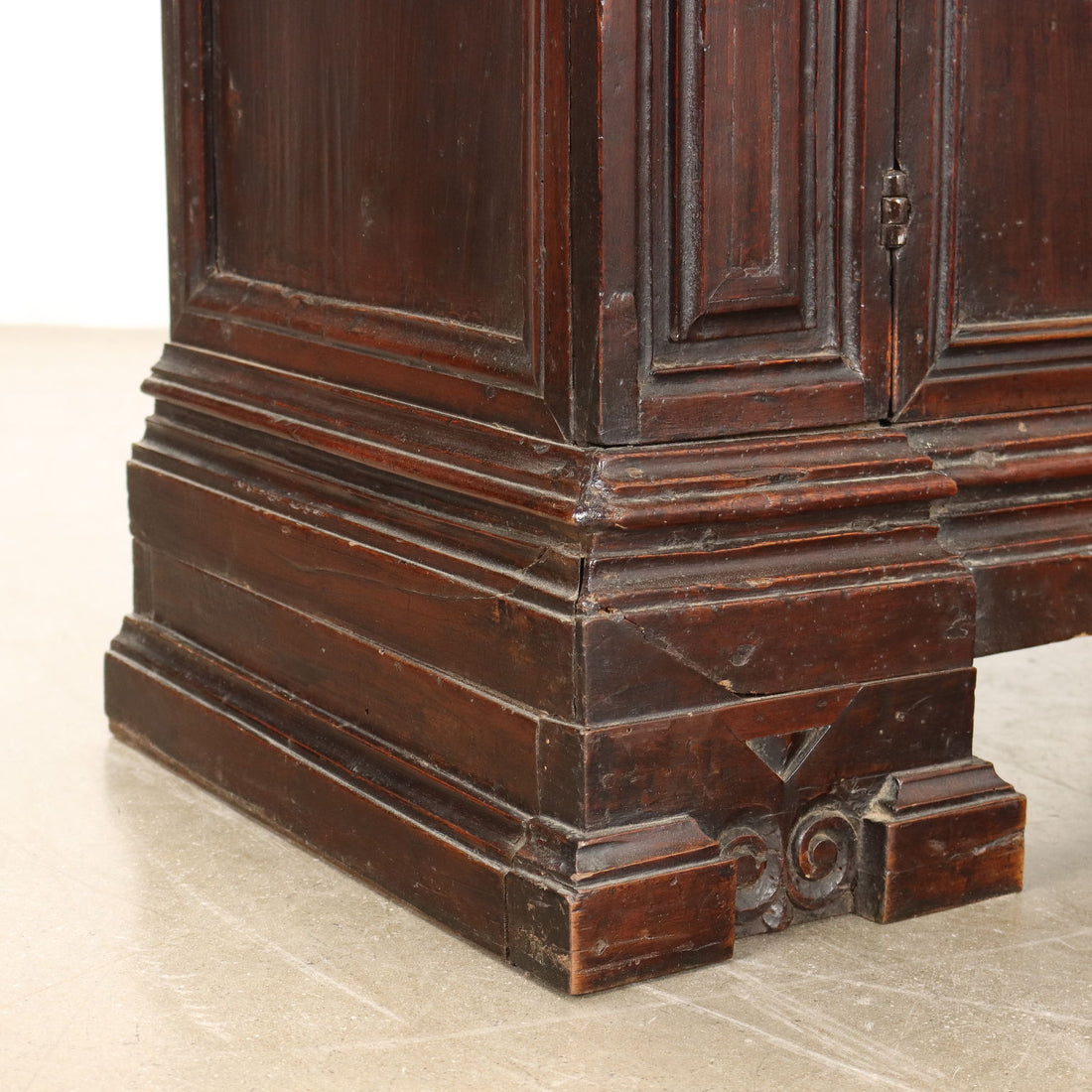  | Antiques  Cupboards