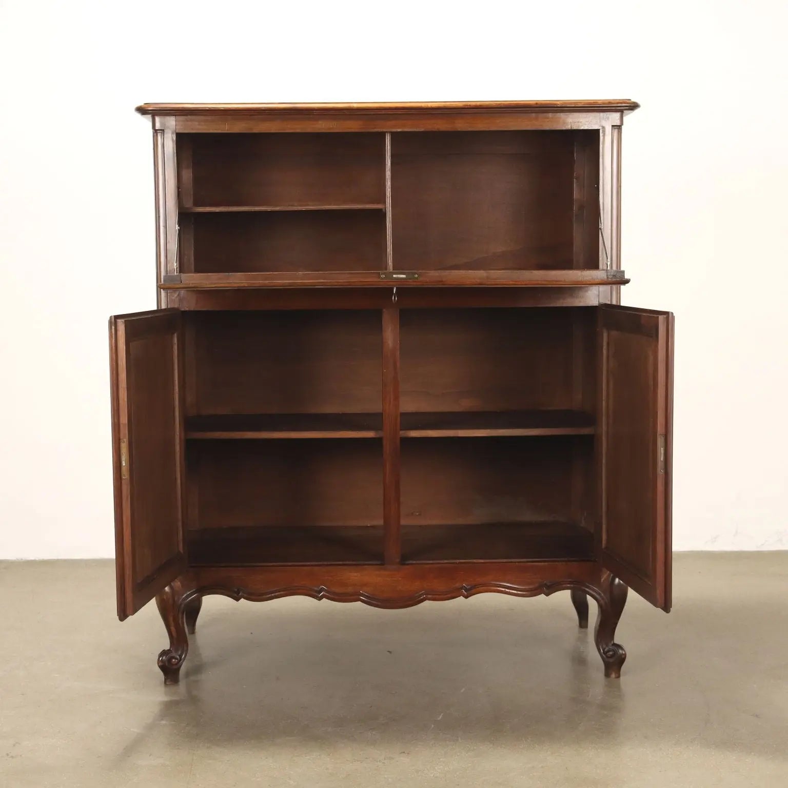 Antique Cupboard Provencal Style Walnut Piedmont XX Century - Piedmont, XX Century | Antiques | Cupboards