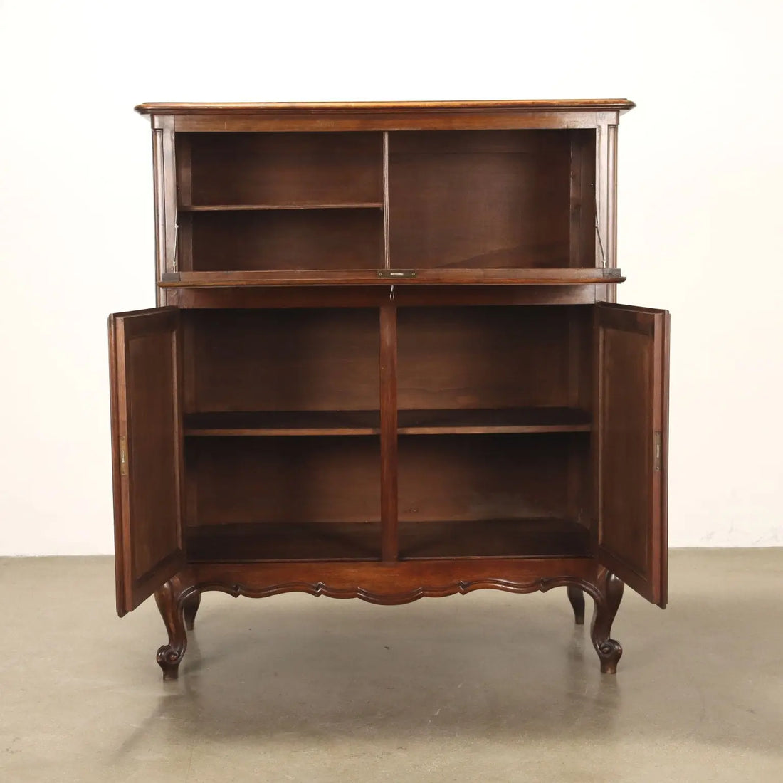 Antique Cupboard Provencal Style Walnut Piedmont XX Century - Piedmont, XX Century | Antiques | Cupboards