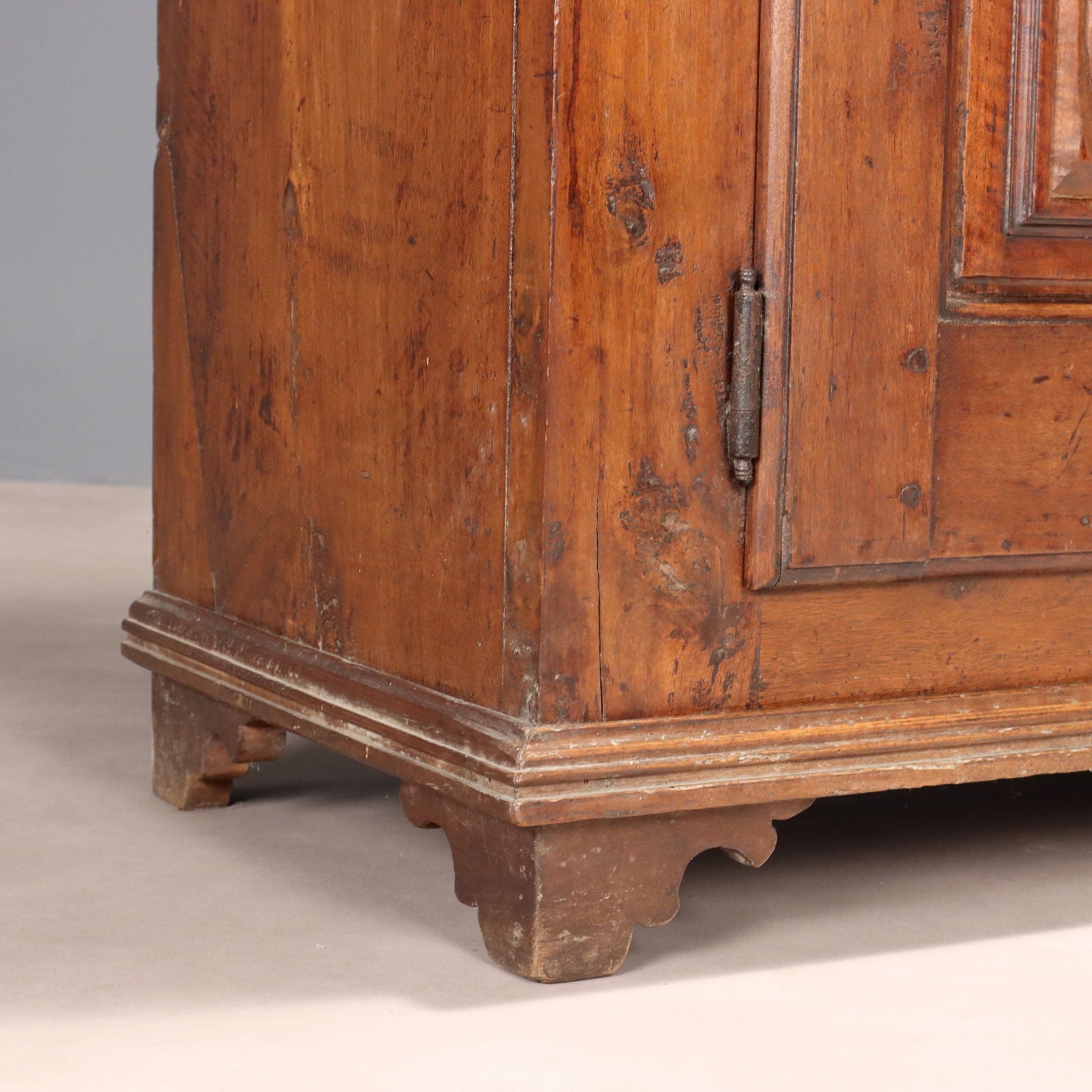  | Antiques  Cupboards