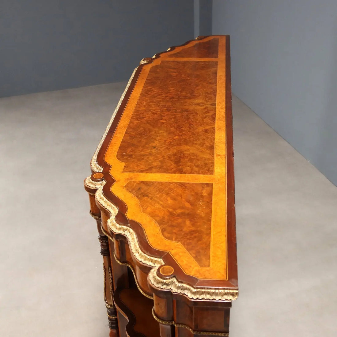 Antique Chest of Drawers Maple Burl Veneer United Kingdom XIX Century - XIX Century | Antiques | Cupboards