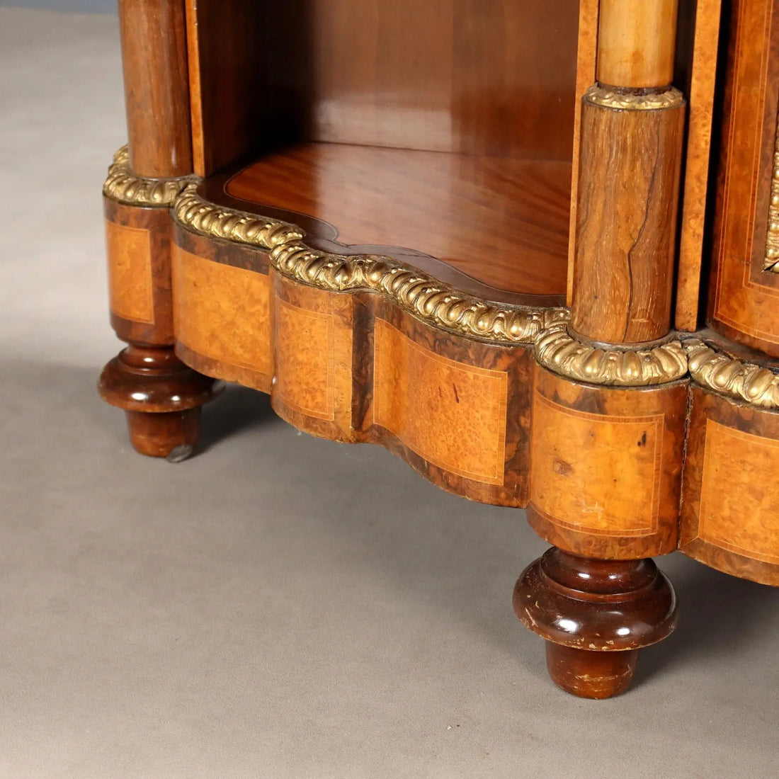 Antique Chest of Drawers Maple Burl Veneer United Kingdom XIX Century - XIX Century | Antiques | Cupboards