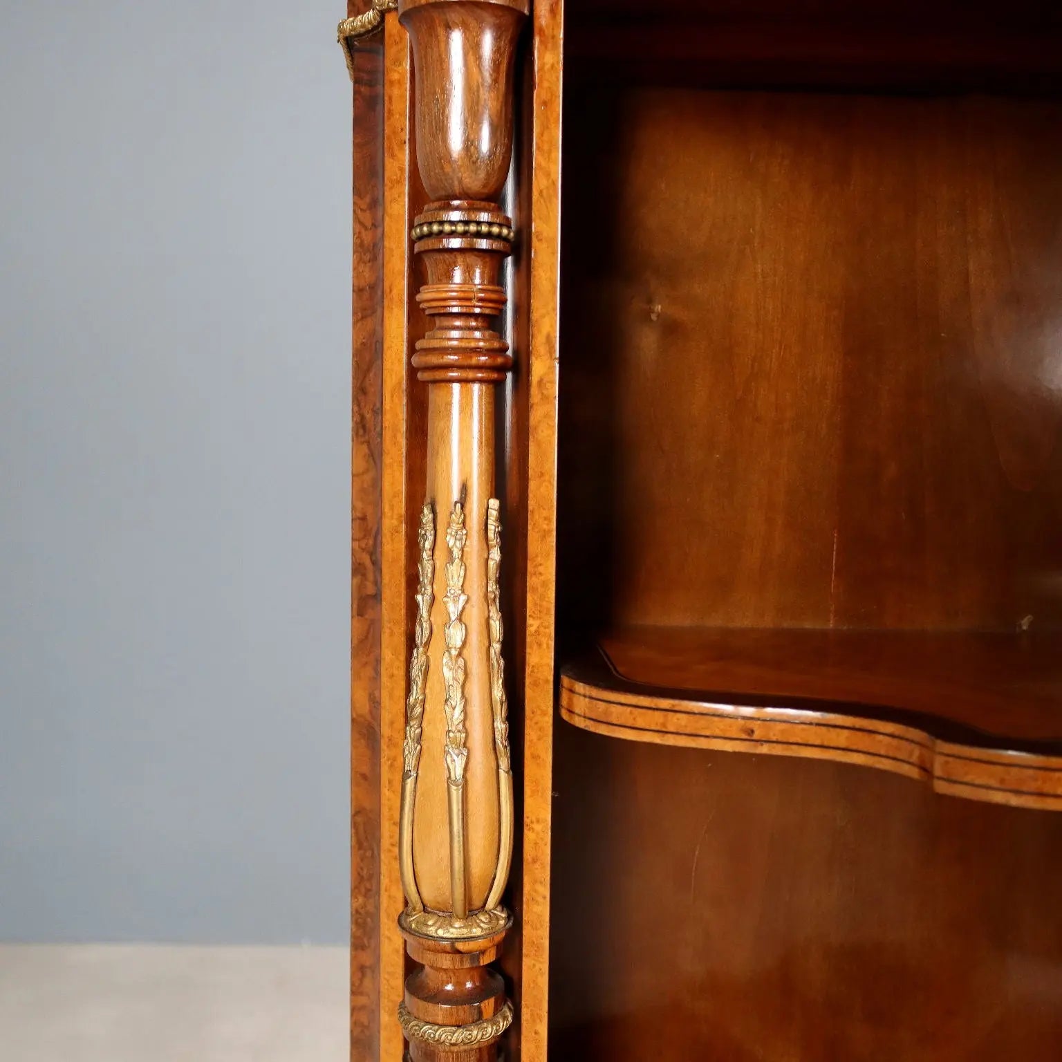Antique Chest of Drawers Maple Burl Veneer United Kingdom XIX Century - XIX Century | Antiques | Cupboards