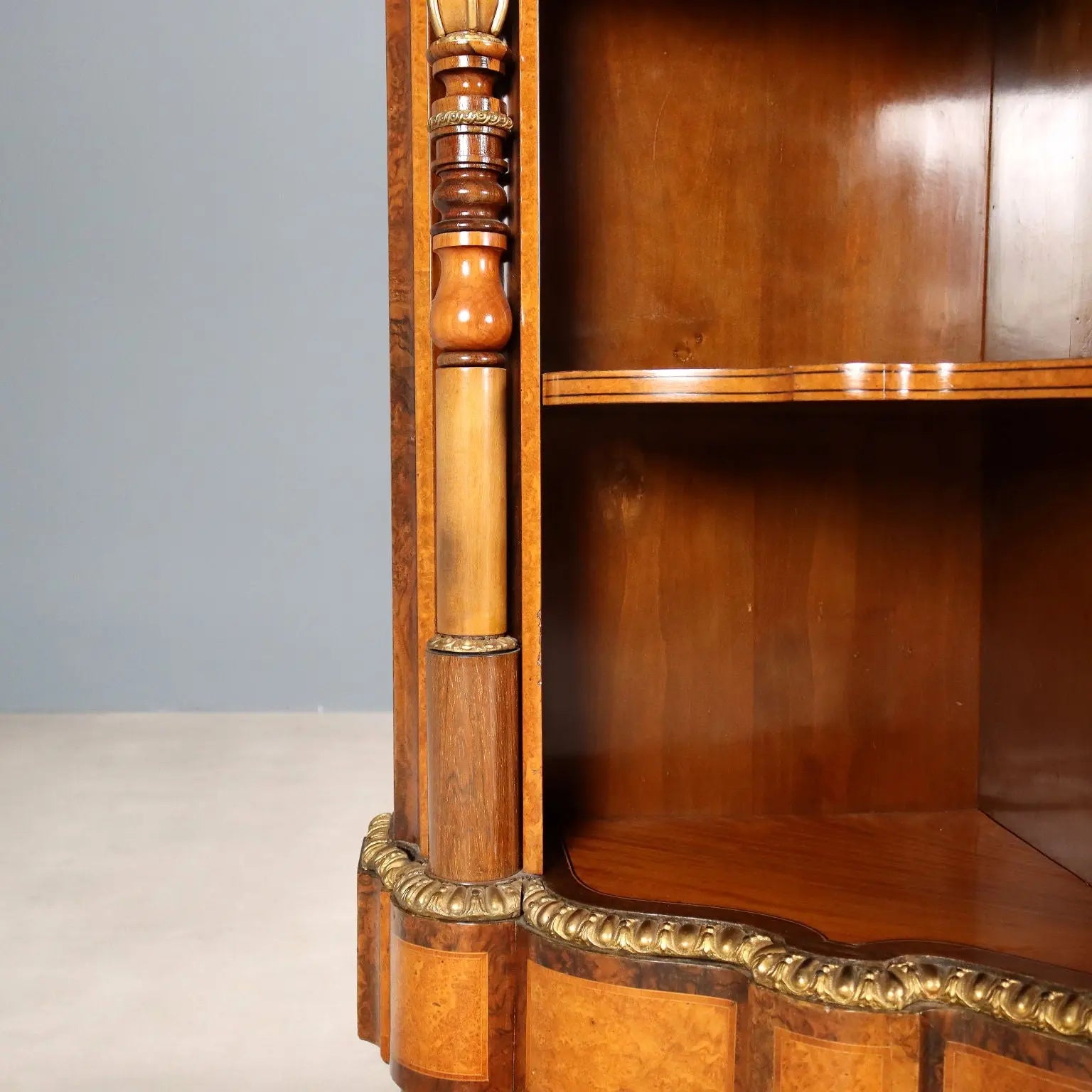 Antique Chest of Drawers Maple Burl Veneer United Kingdom XIX Century - XIX Century | Antiques | Cupboards