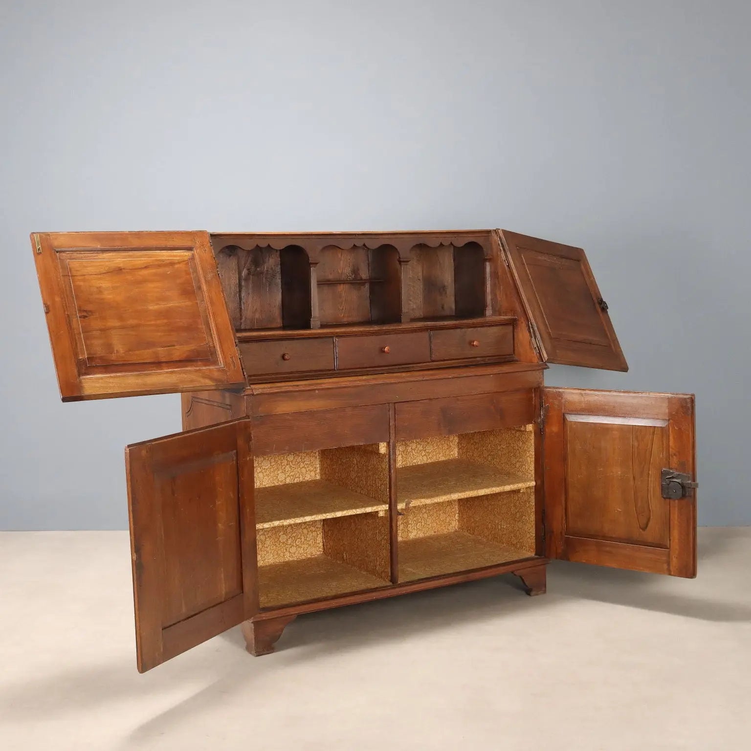Walnut Sideboard - Italy Late 19th Century