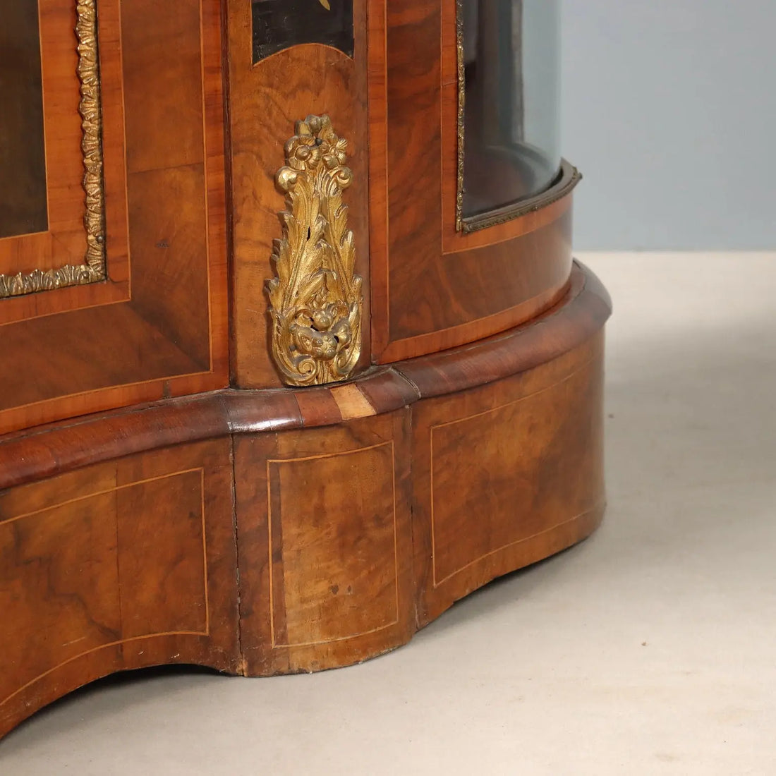 Antique Cabinet Various Wood Essences United Kingdom XIX Century