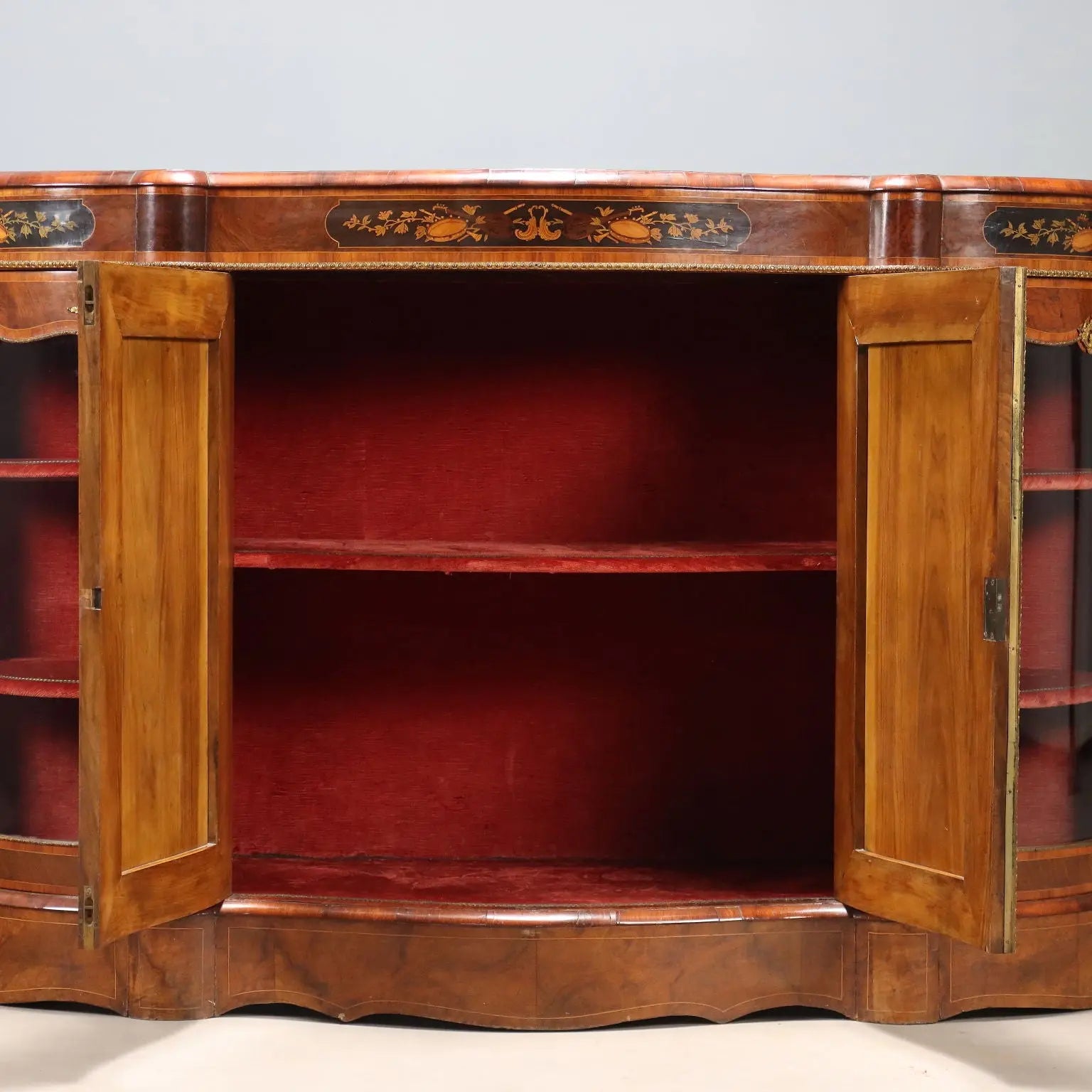 Antique Cabinet Various Wood Essences United Kingdom XIX Century
