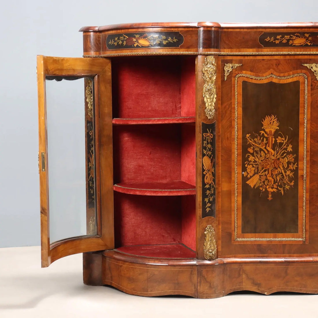 Antique Cabinet Various Wood Essences United Kingdom XIX Century