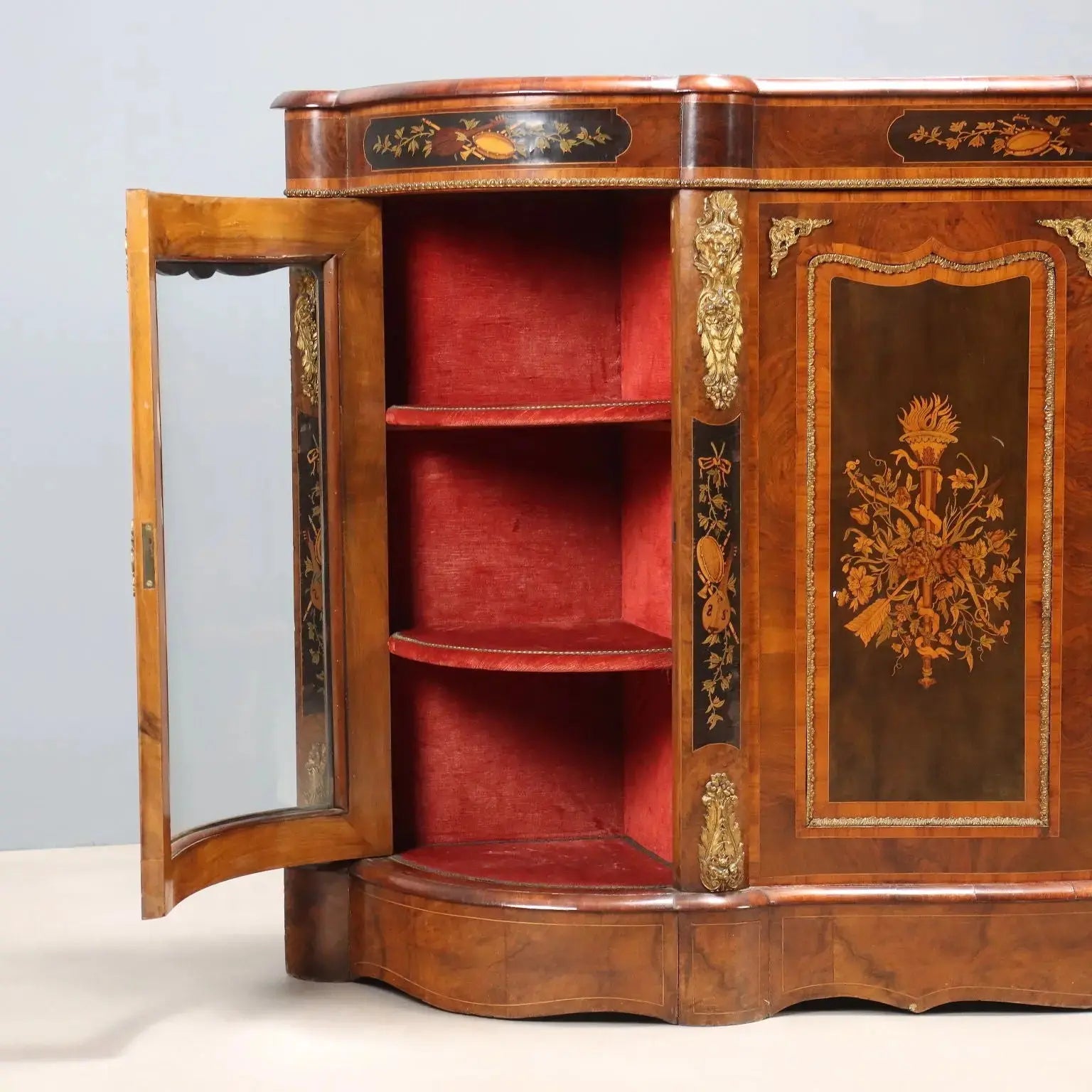 Antique Cabinet Various Wood Essences United Kingdom XIX Century