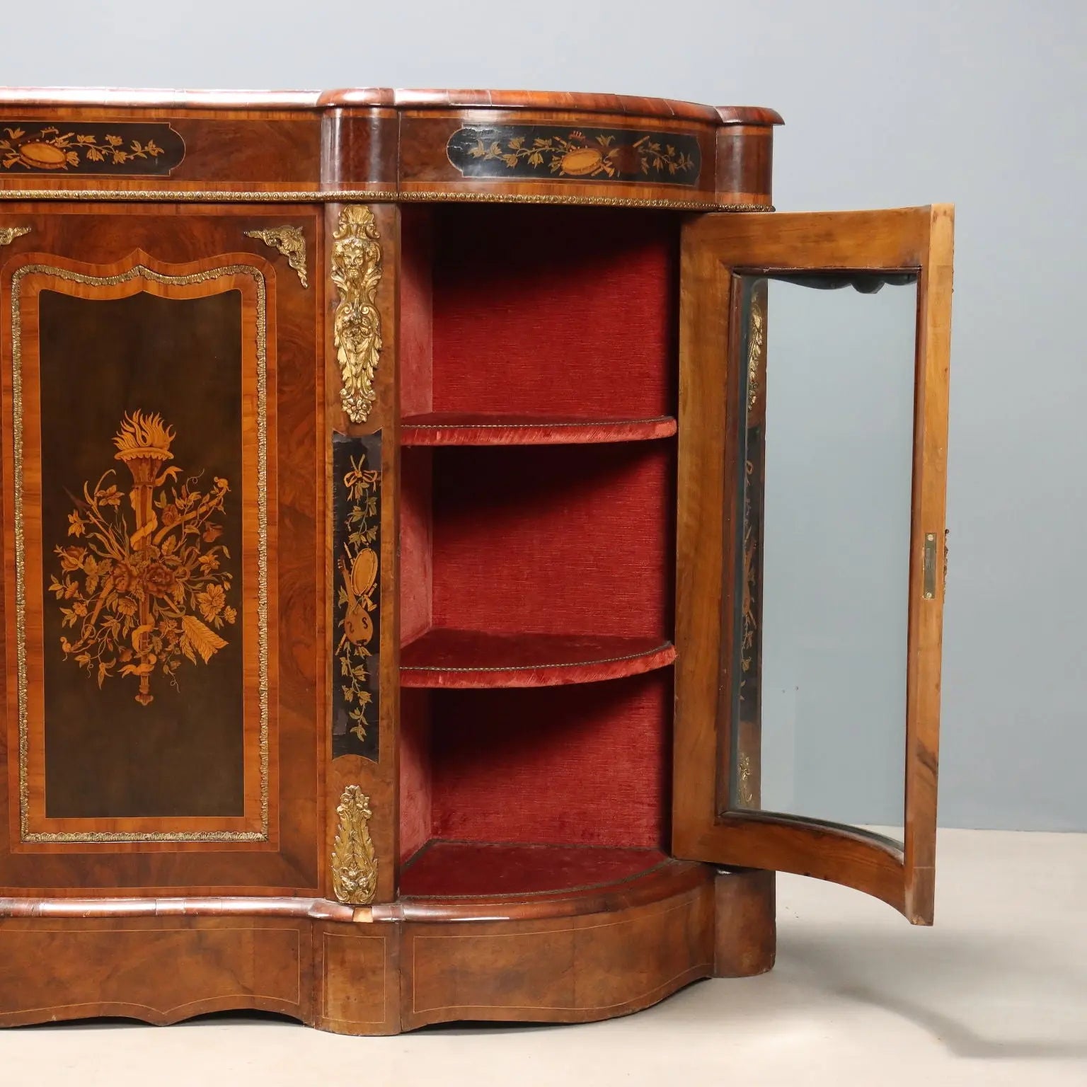 Antique Cabinet Various Wood Essences United Kingdom XIX Century