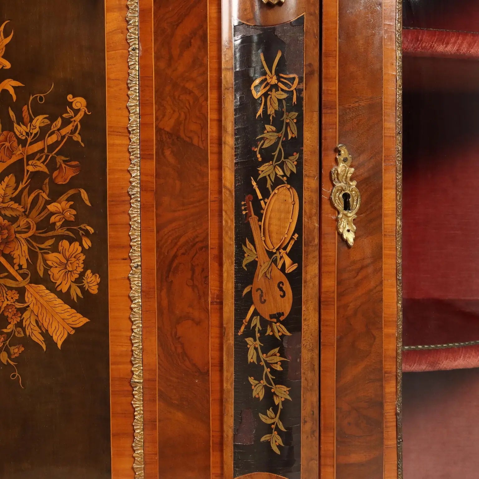 Antique Cabinet Various Wood Essences United Kingdom XIX Century